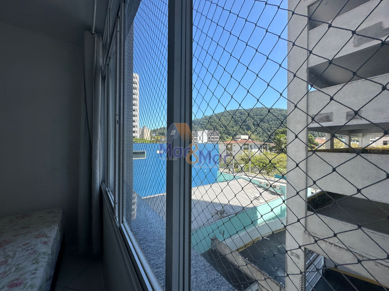 Apartamento na Praia das Pitangueiras, Guarujá - SP