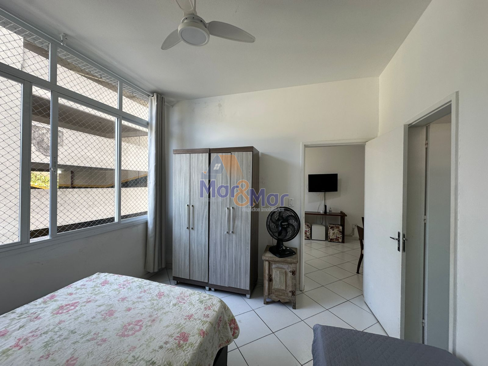 Apartamento na Praia das Pitangueiras, Guarujá - SP