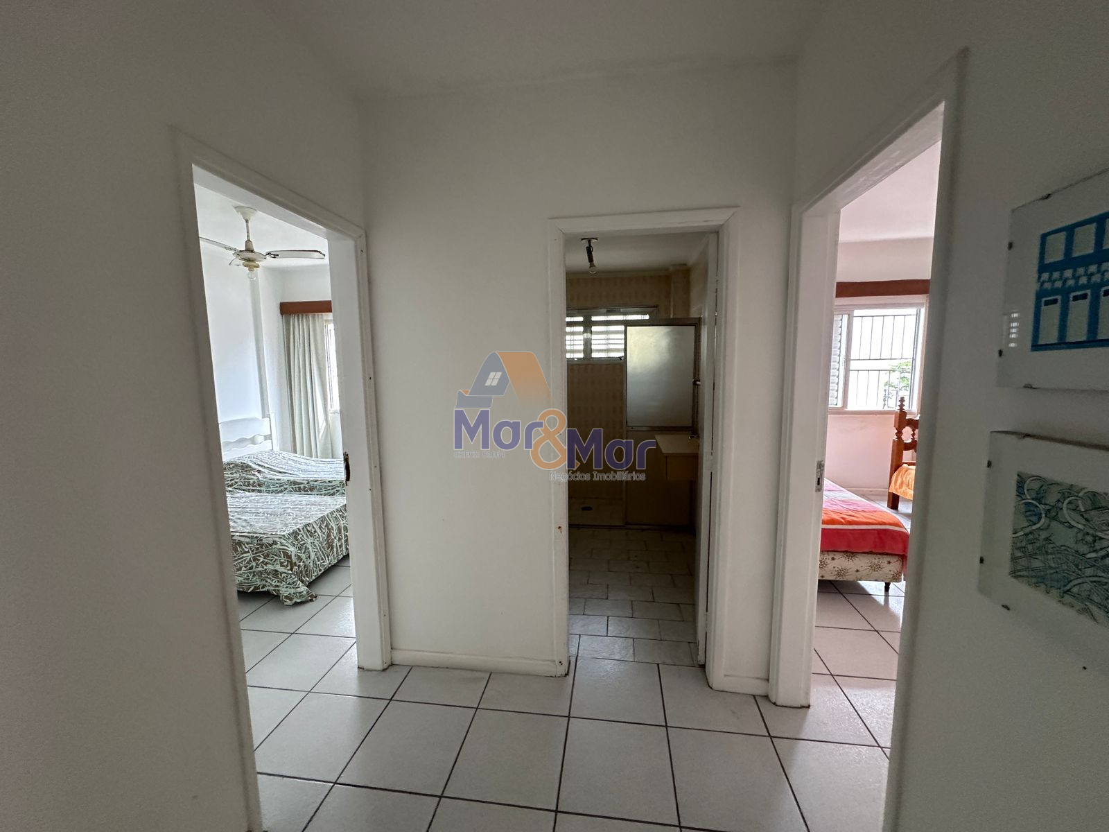 Apartamento na Praia das Pitangueiras, Guarujá - SP