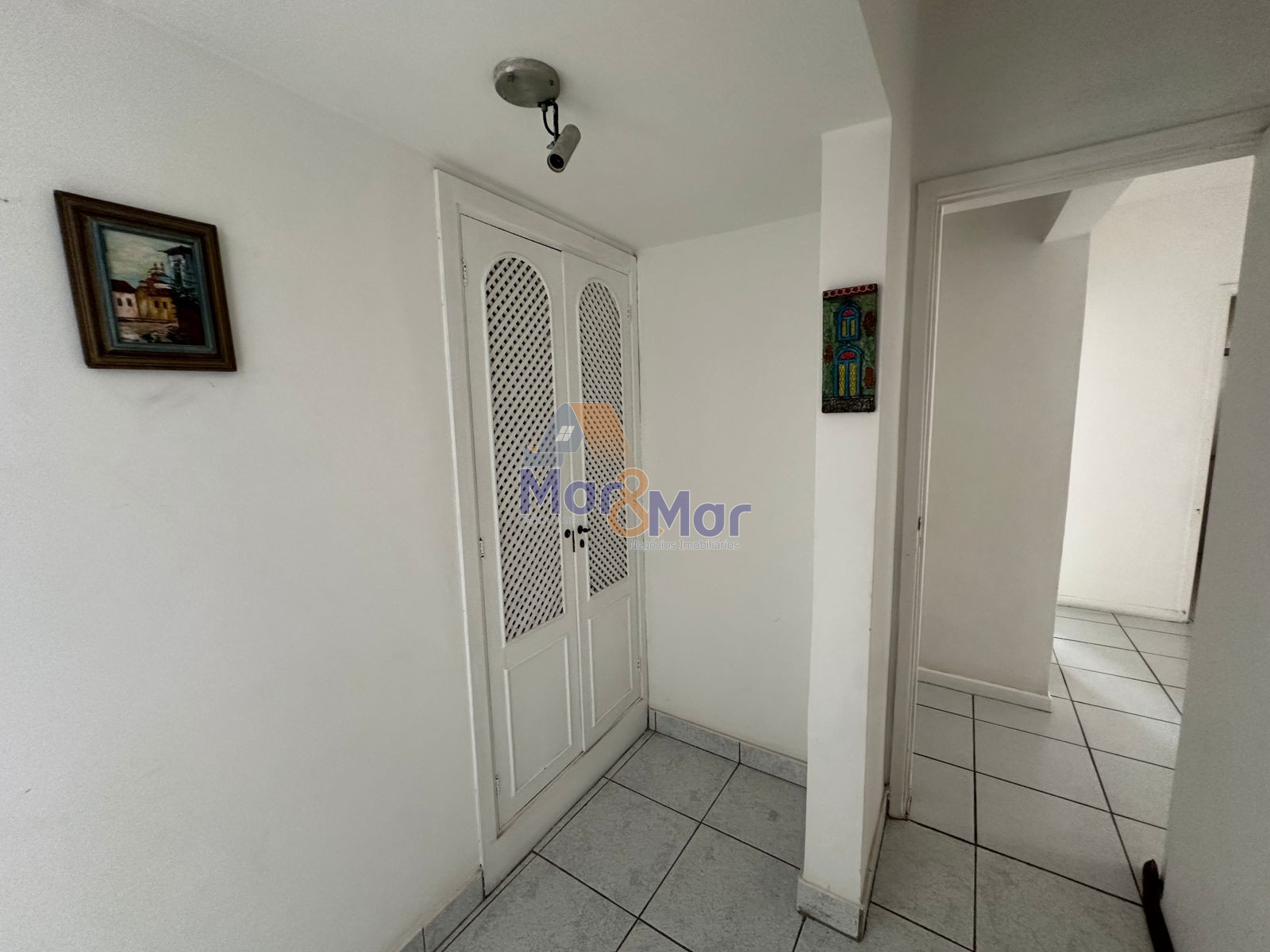 Apartamento na Praia das Pitangueiras, Guarujá - SP