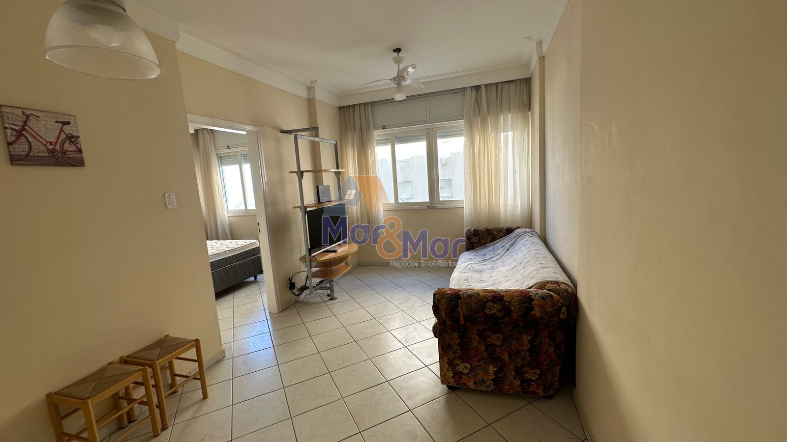 Apartamento na Praia das Pitangueiras, Guarujá - SP