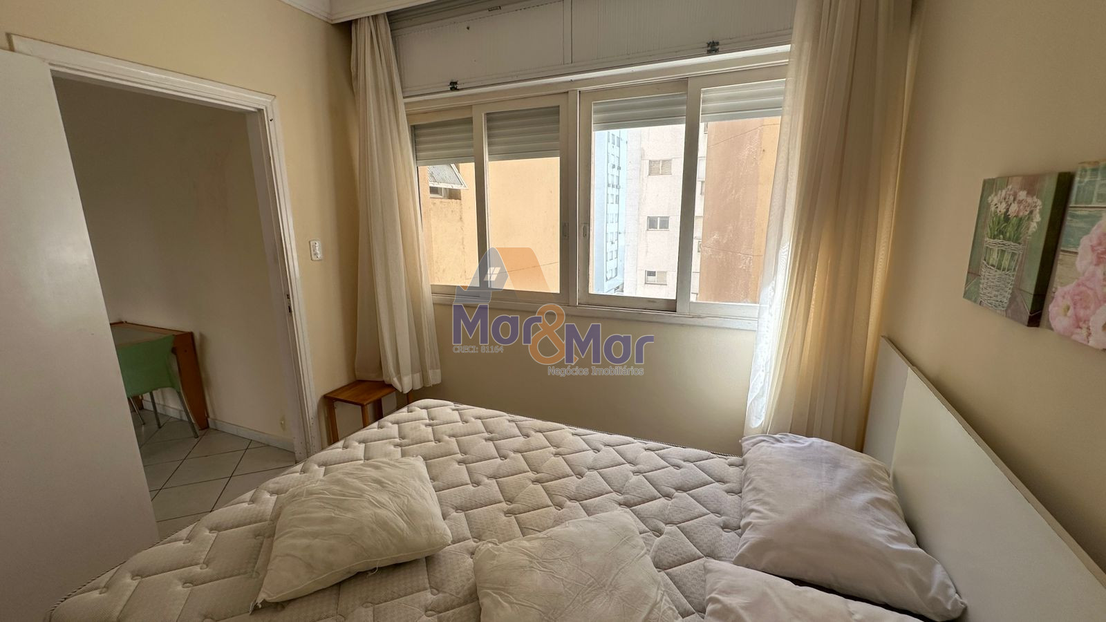 Apartamento na Praia das Pitangueiras, Guarujá - SP