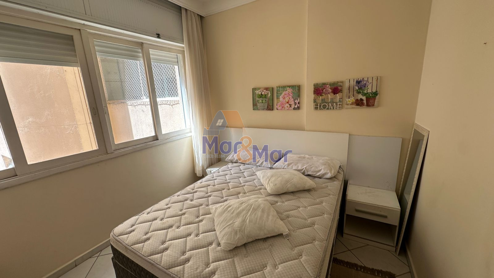 Apartamento na Praia das Pitangueiras, Guarujá - SP