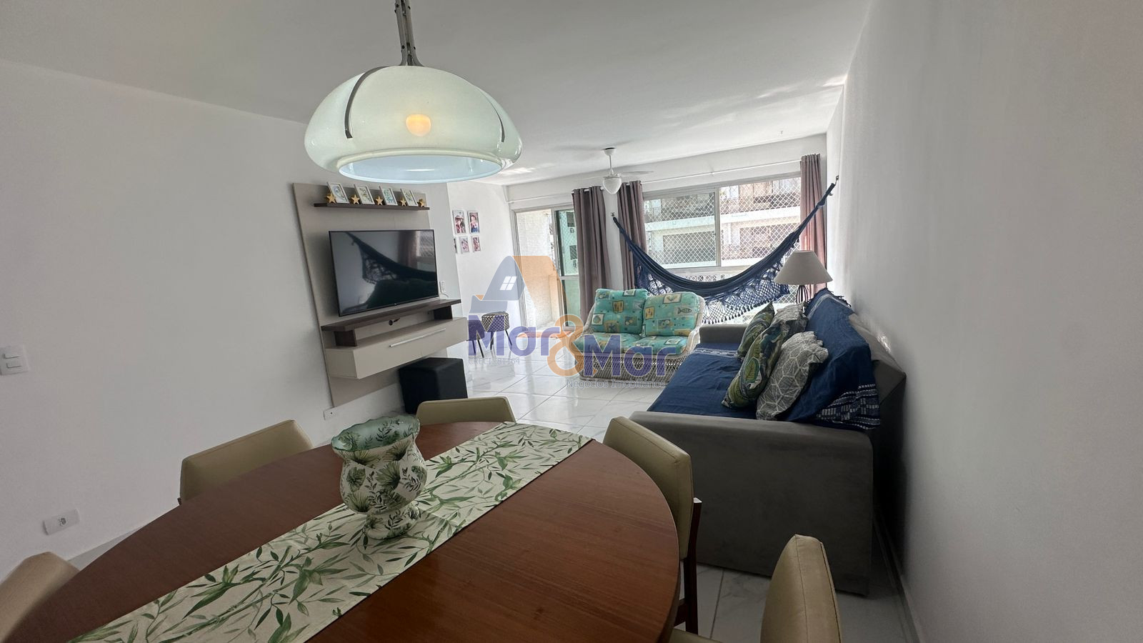 Apartamento na Praia das Pitangueiras, Guarujá - SP