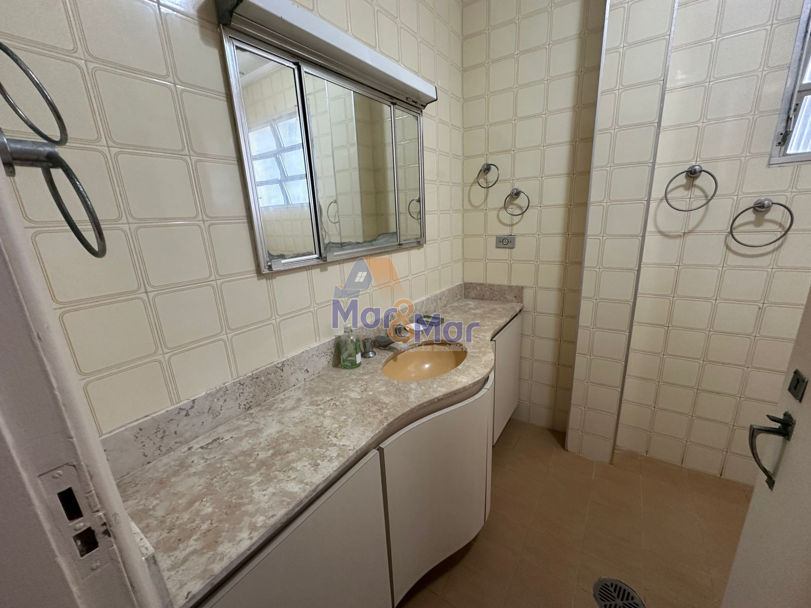 Apartamento Frente ao Mar nas Pitangueiras, Guarujá - SP