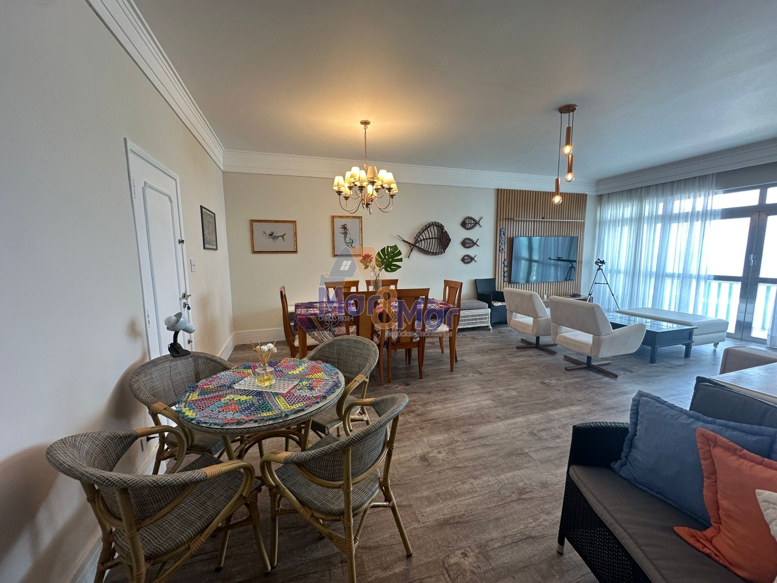 Apartamento Frente ao Mar nas Pitangueiras, Guarujá - SP