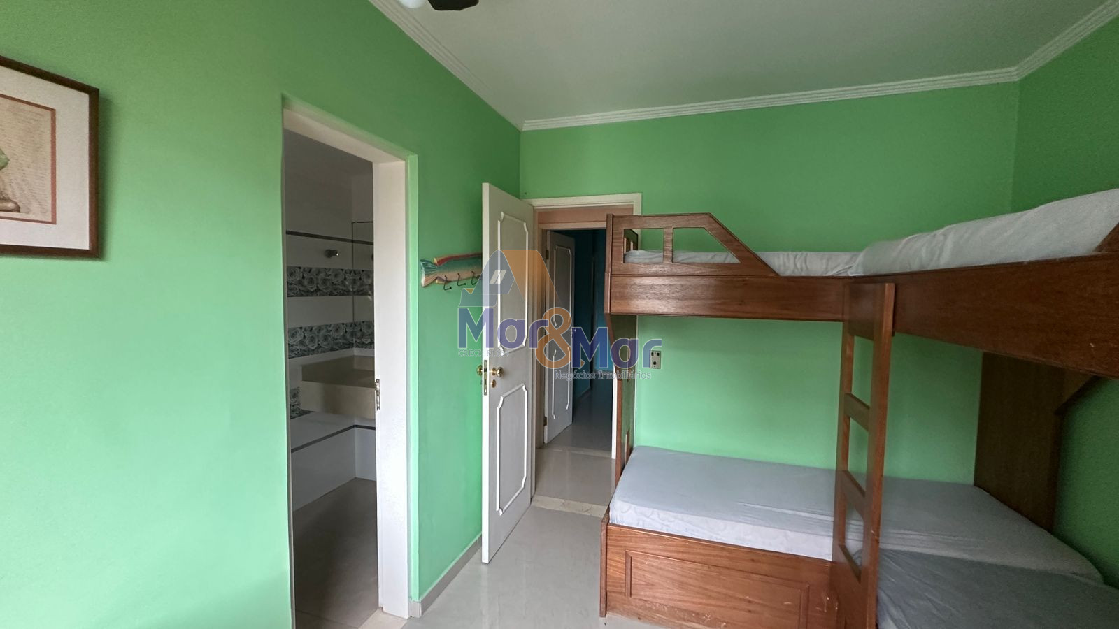 Apartamento na Praia das Pitangueiras, Guarujá - SP
