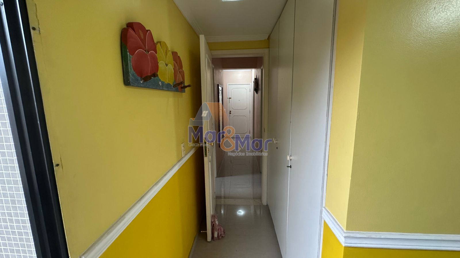 Apartamento na Praia das Pitangueiras, Guarujá - SP