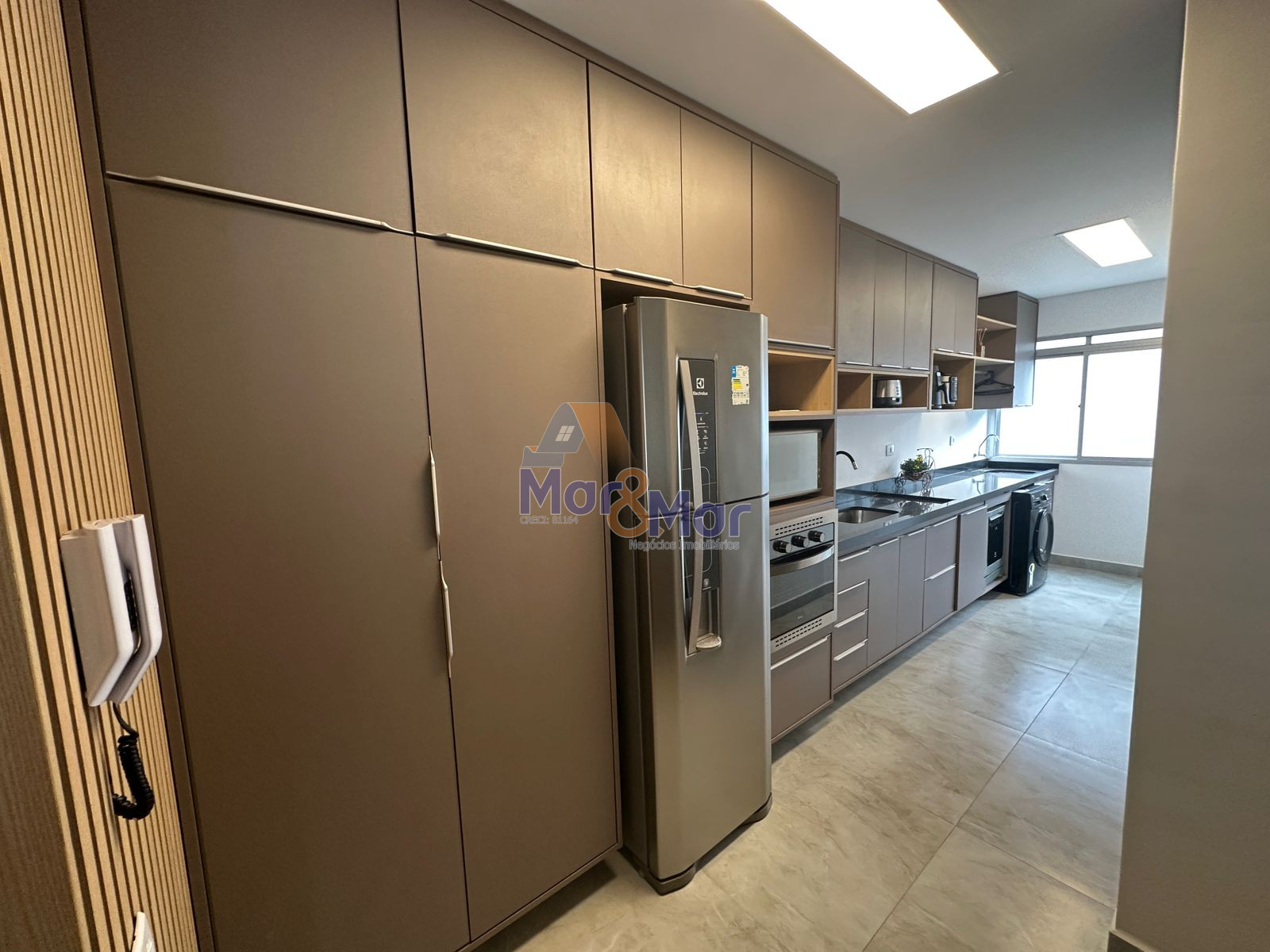 Apartamento na Praia das Pitangueiras, Guarujá - SP