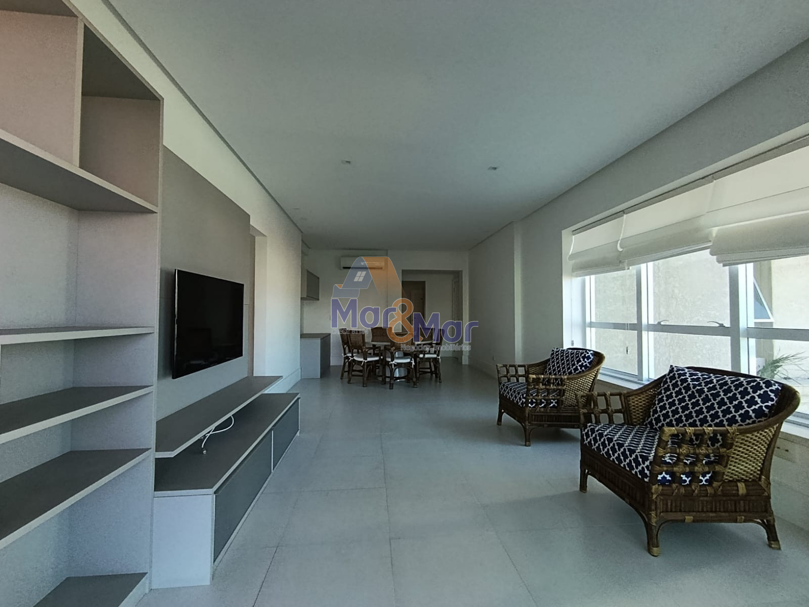 Apartamento na Praia da Enseada, Guarujá - SP