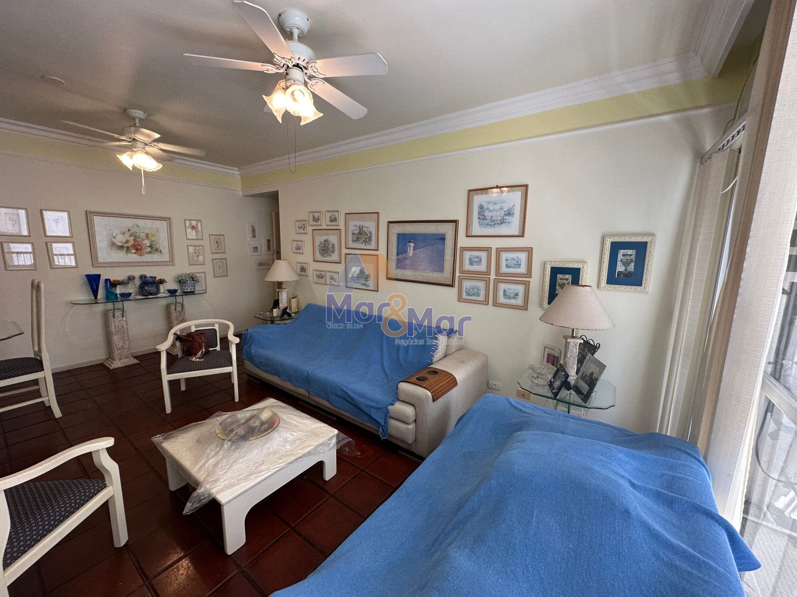 Apartamento na Praia das Pitangueiras, Guarujá - SP