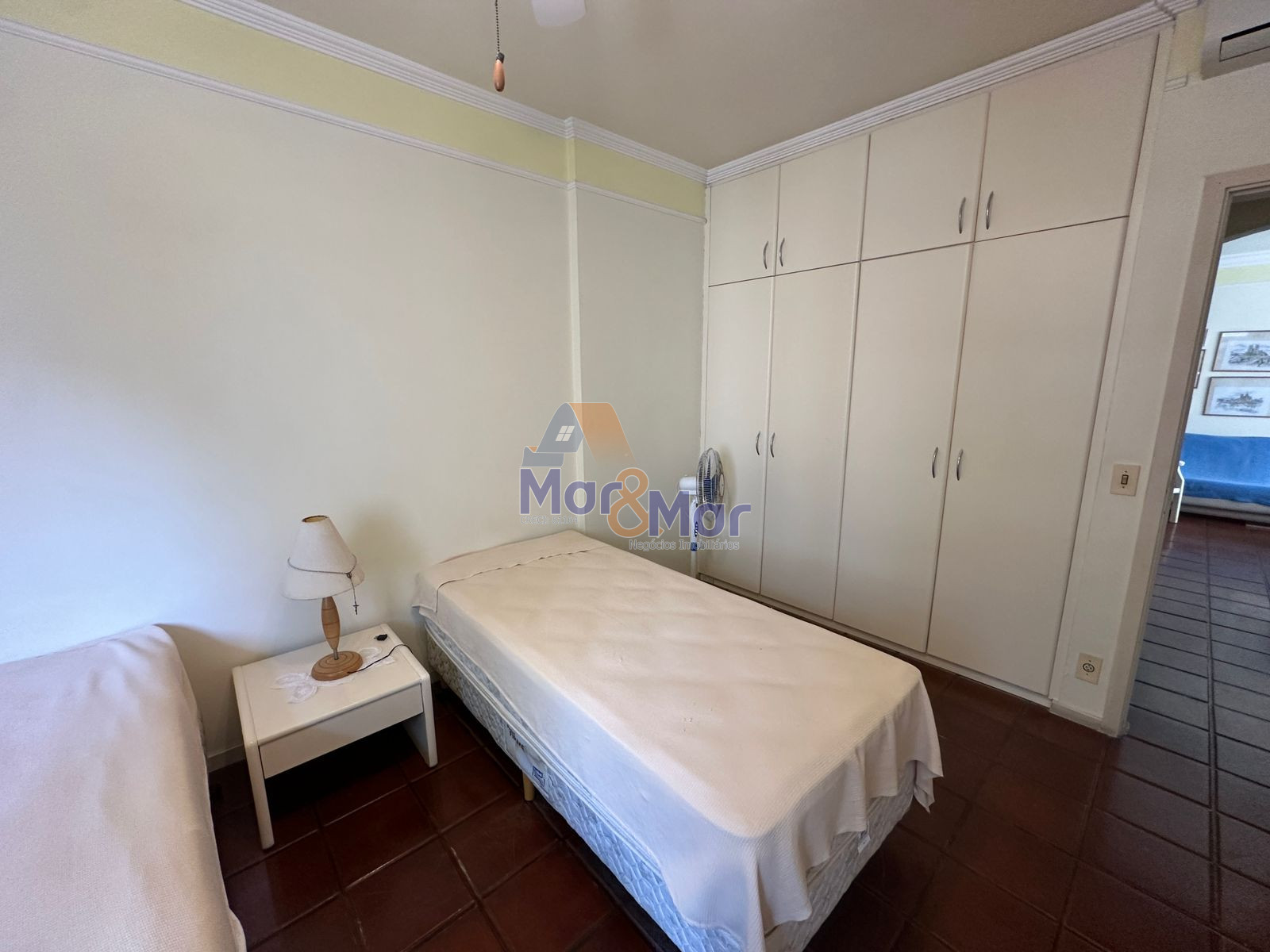 Apartamento na Praia das Pitangueiras, Guarujá - SP