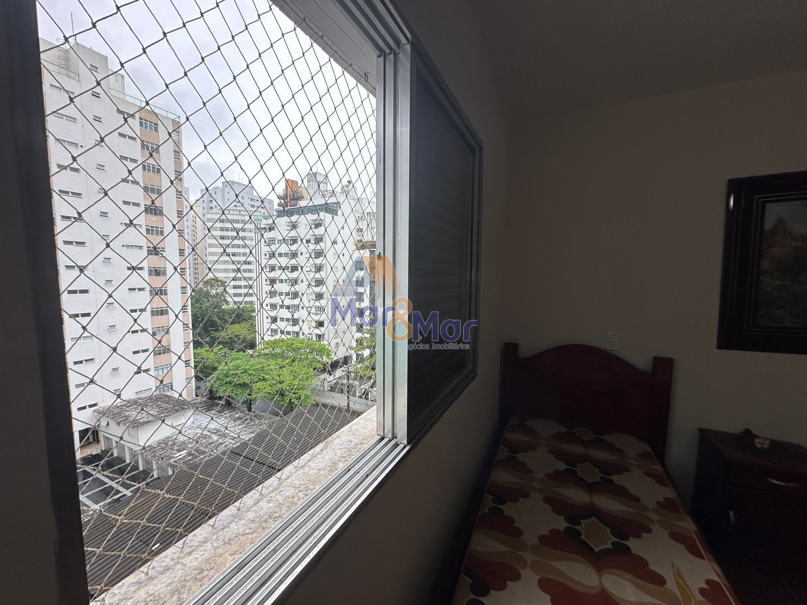 Apartamento na Praia das Pitangueiras, Guarujá - SP