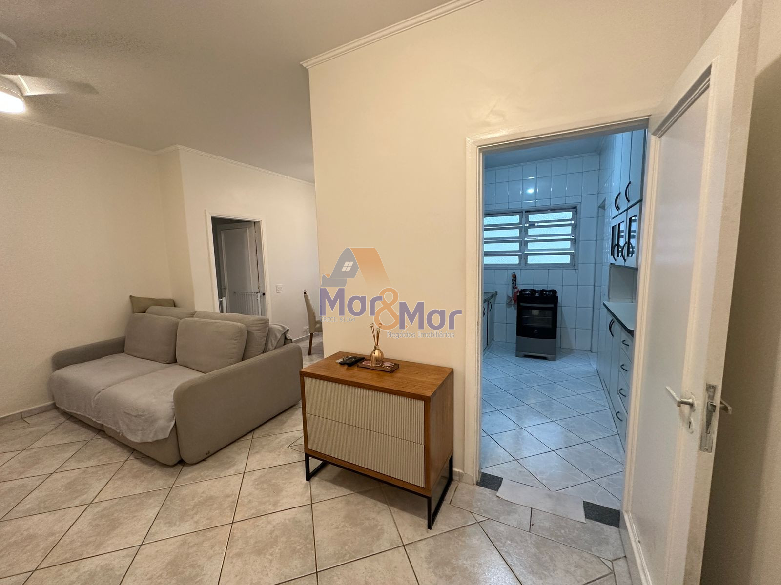 Apartamento na Praia das Pitangueiras, Guarujá - SP