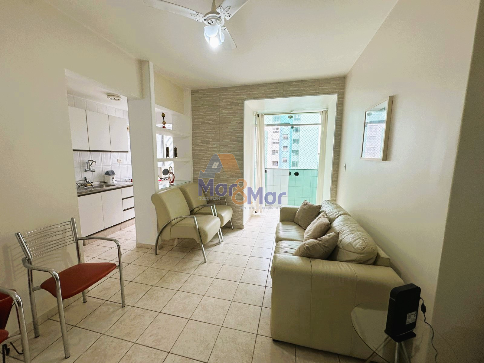 Apartamento na Praia das Pitangueiras, Guarujá - SP