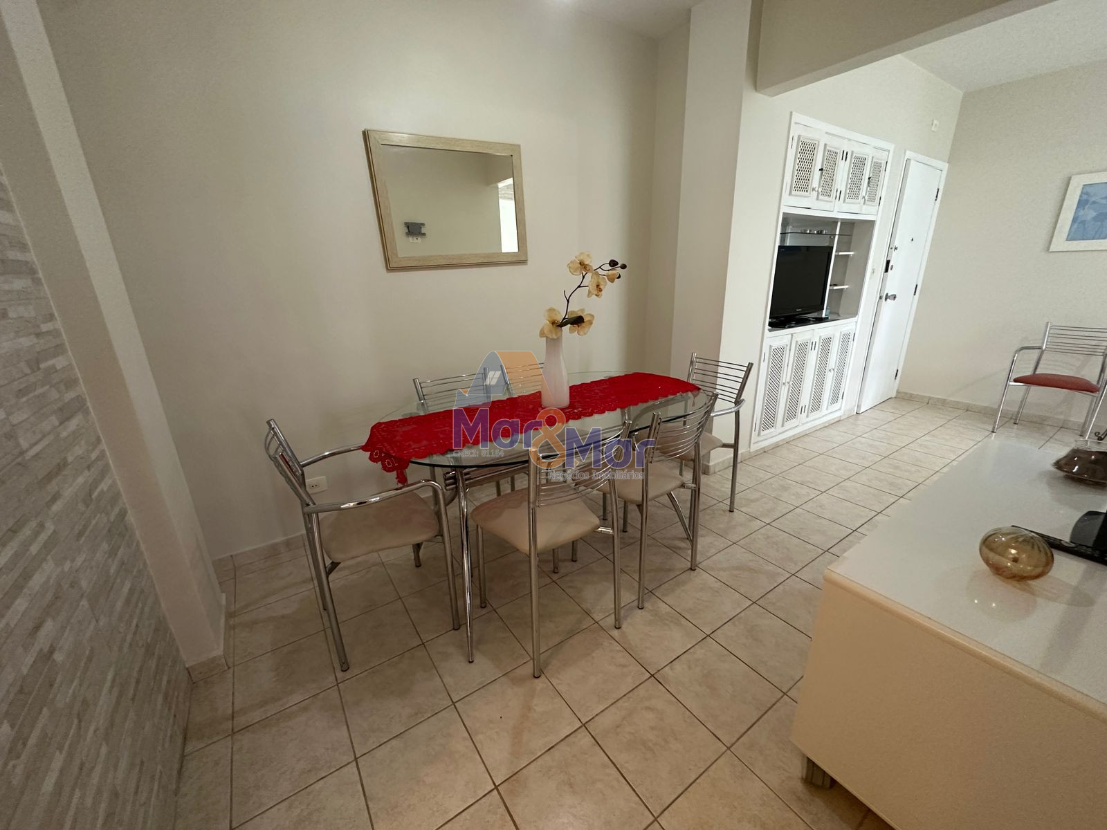 Apartamento na Praia das Pitangueiras, Guarujá - SP