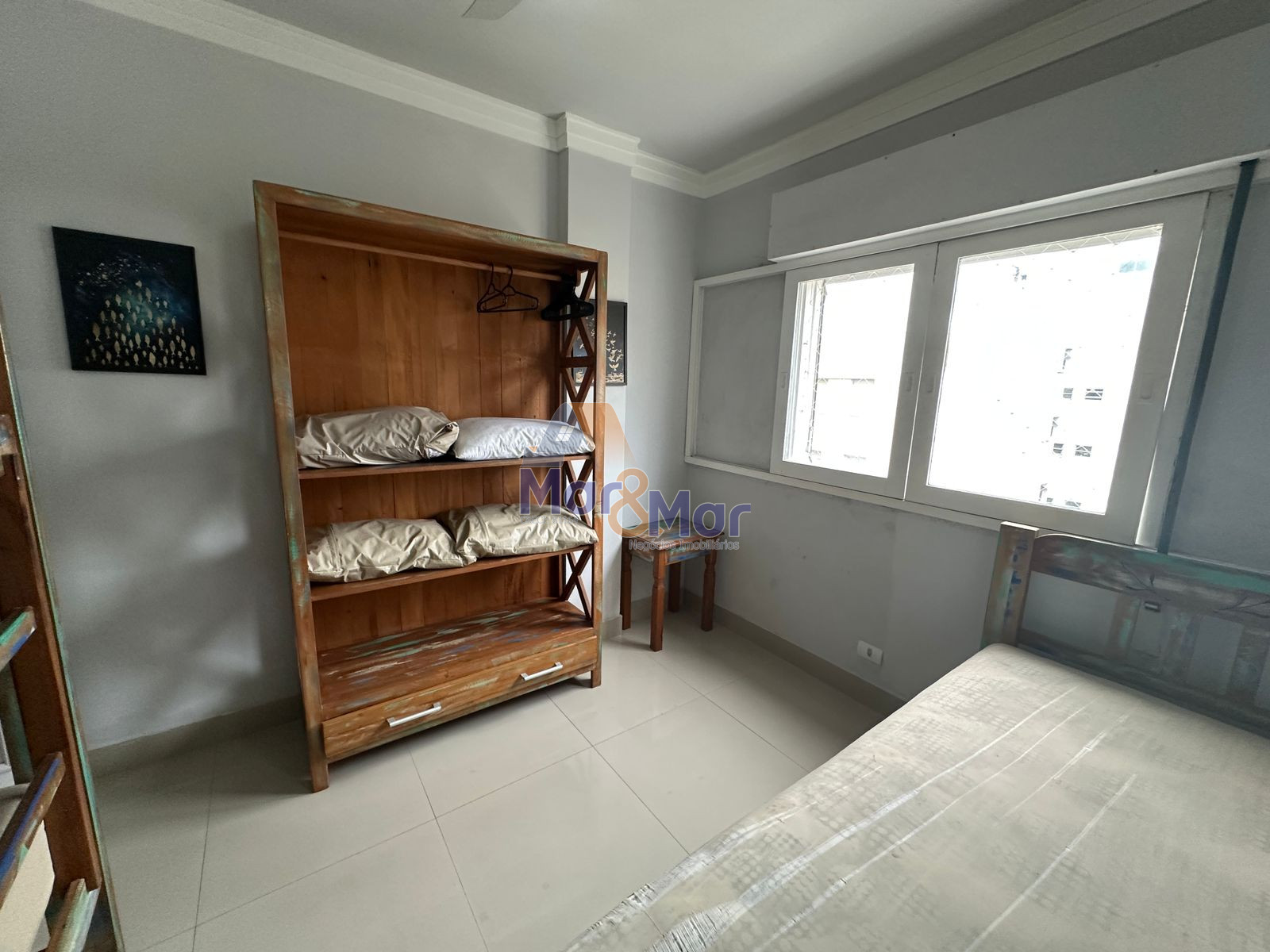Apartamento na Praia das Pitangueiras, Guarujá - SP