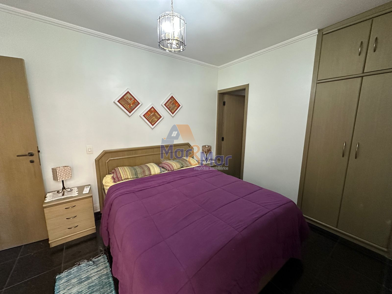 Apartamento na Praia das Pitangueiras, Guarujá - SP