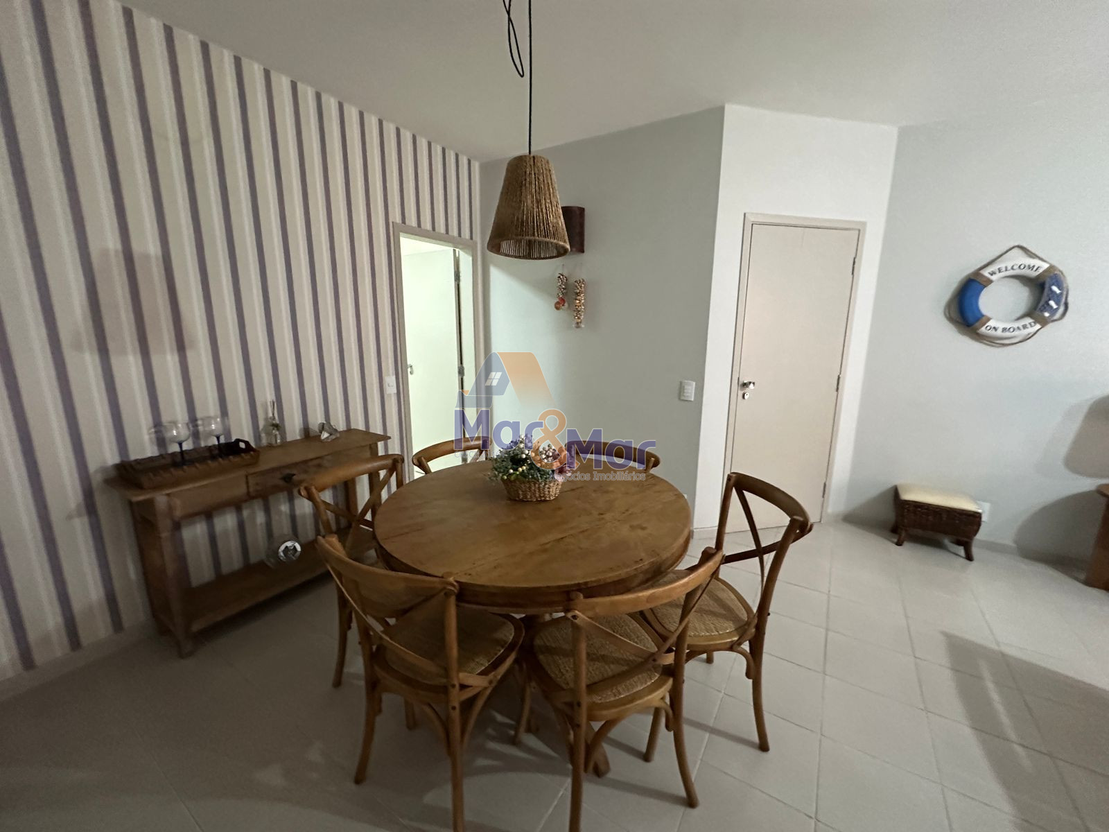 Apartamento na Praia das Pitangueiras, Guarujá - SP