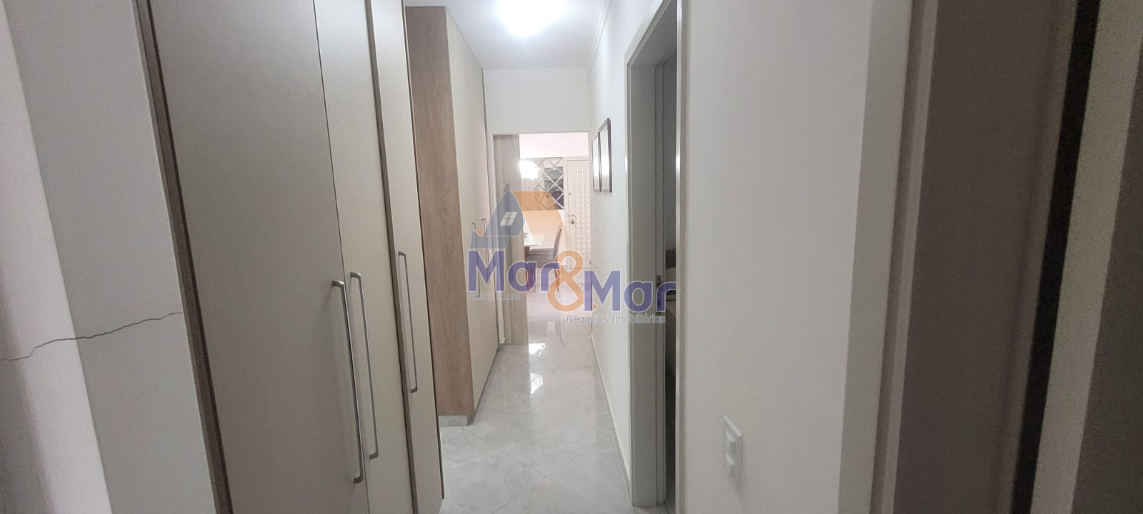 Apartamento na Praia das Pitangueiras, Guarujá - SP