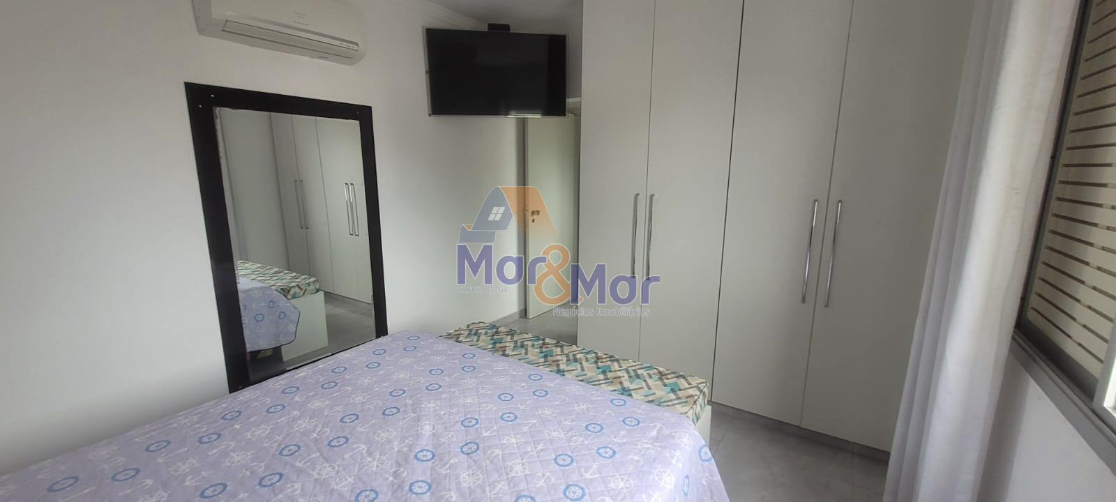 Apartamento na Praia das Pitangueiras, Guarujá - SP