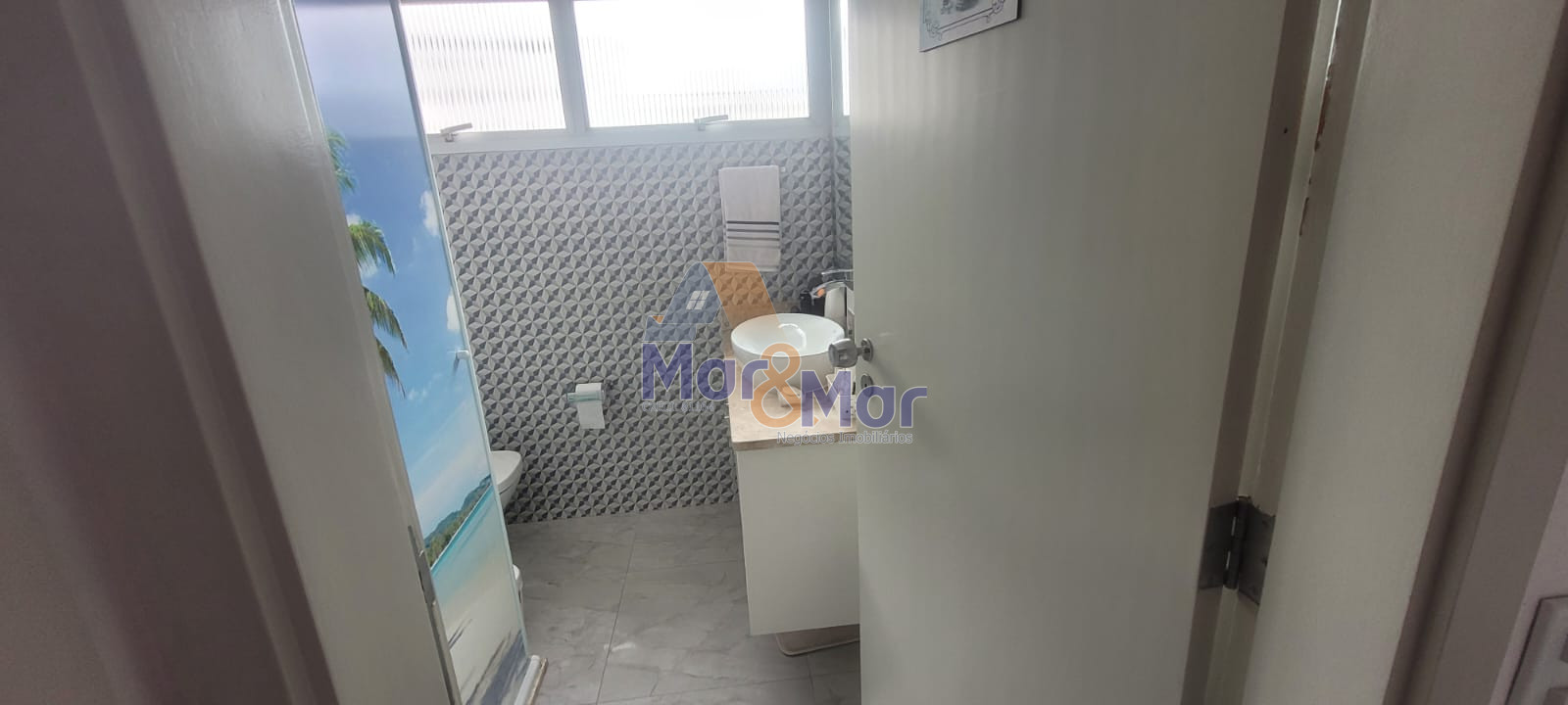 Apartamento na Praia das Pitangueiras, Guarujá - SP