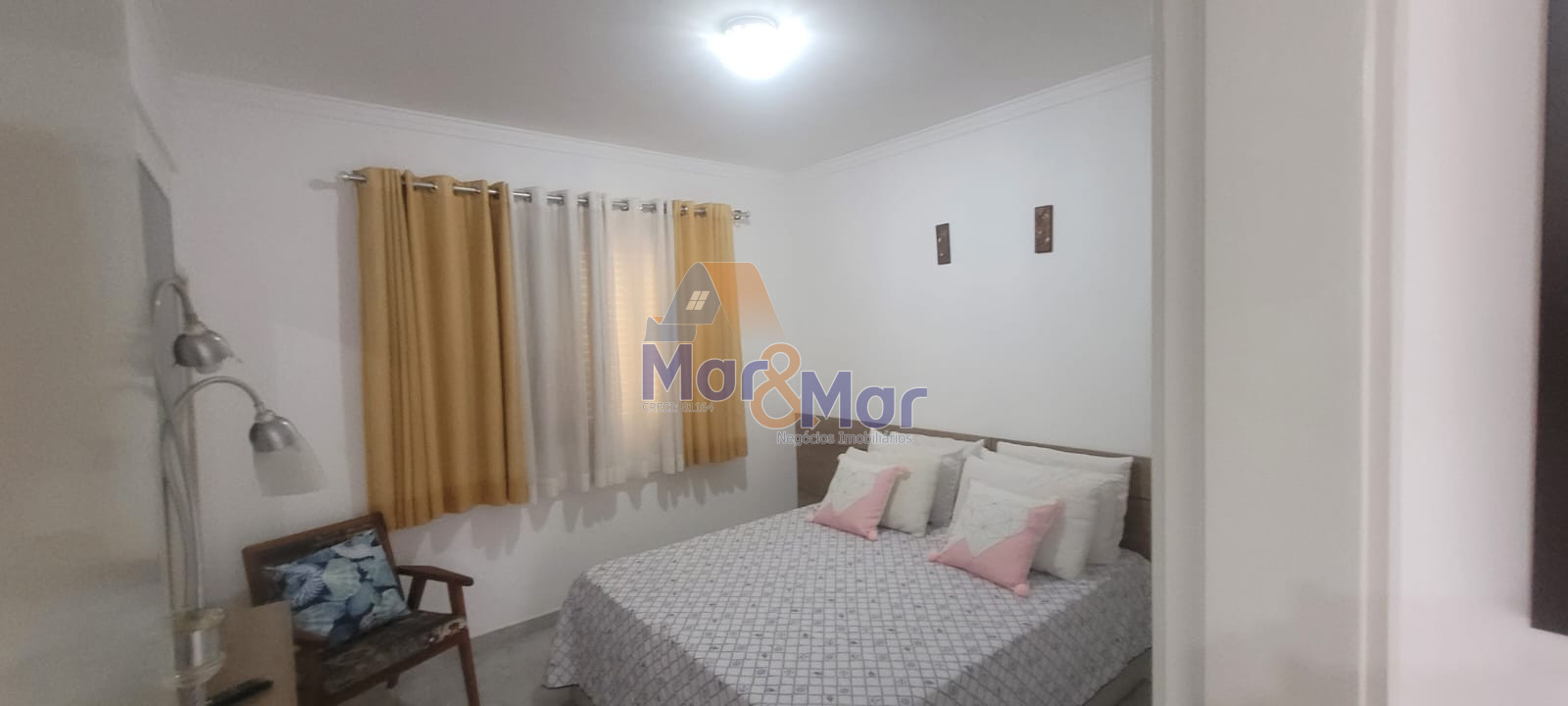 Apartamento na Praia das Pitangueiras, Guarujá - SP