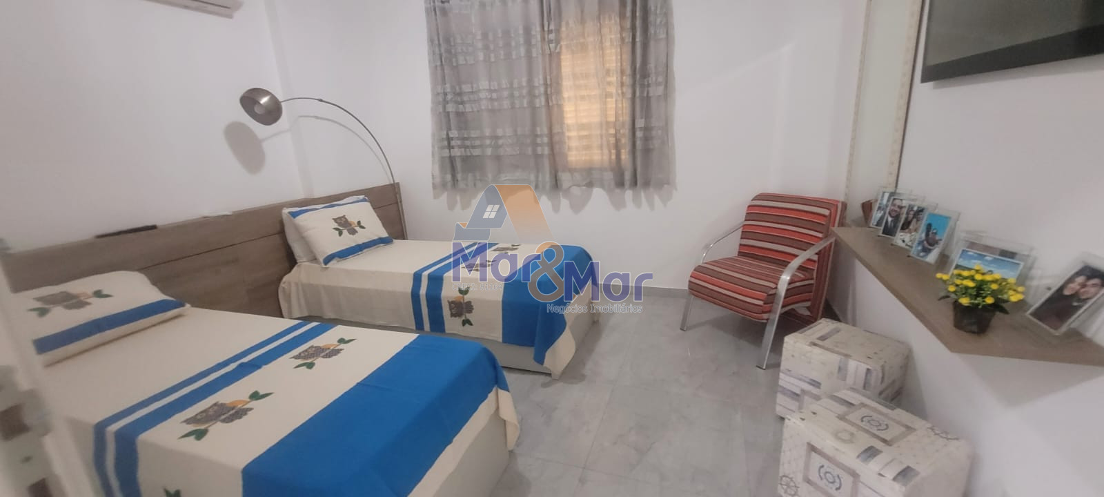 Apartamento na Praia das Pitangueiras, Guarujá - SP