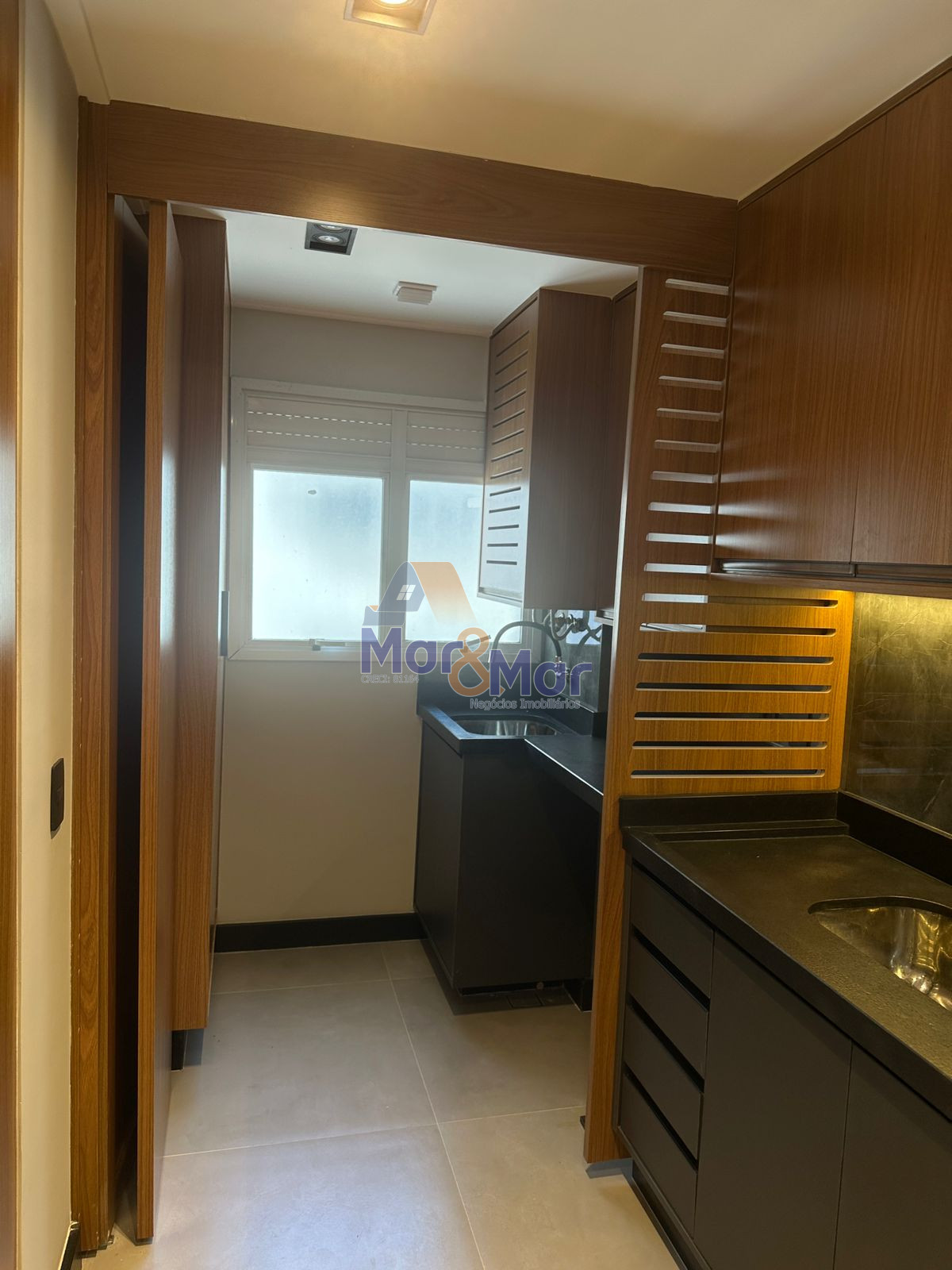 Apartamento na Praia das Astúrias, Guarujá - SP