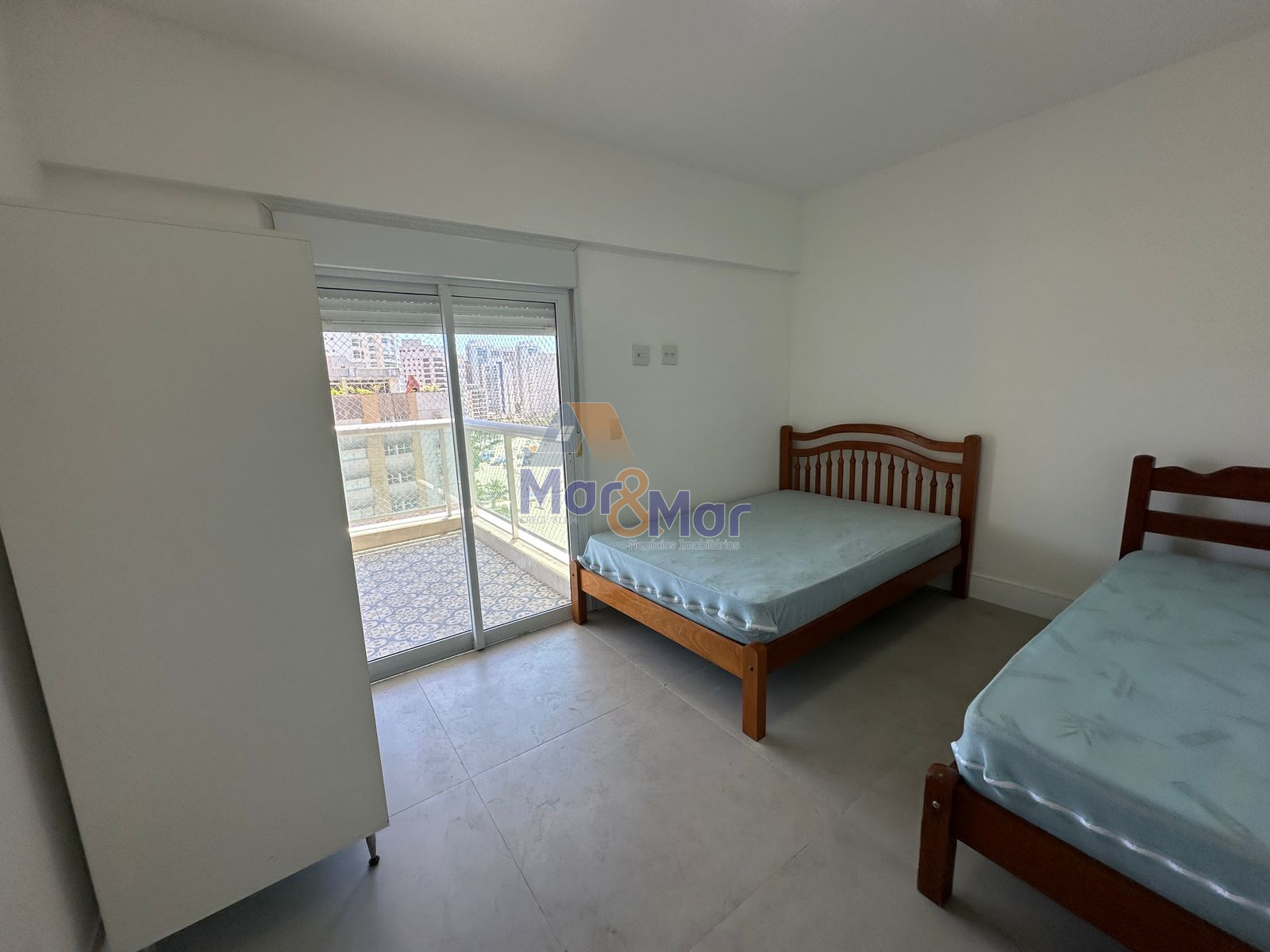 Apartamento na Praia das Astúrias, Guarujá - SP