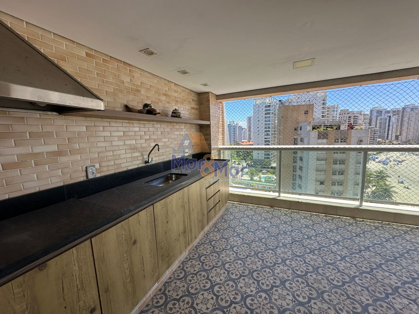 Apartamento na Praia das Astúrias, Guarujá - SP