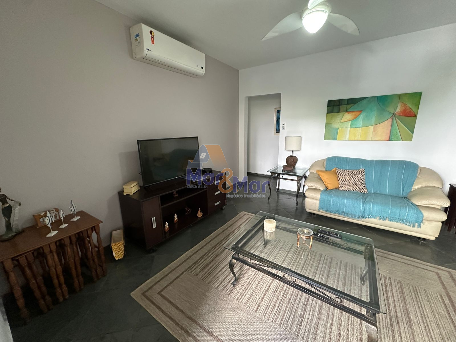 Apartamento na Praia das Pitangueiras, Guarujá - SP