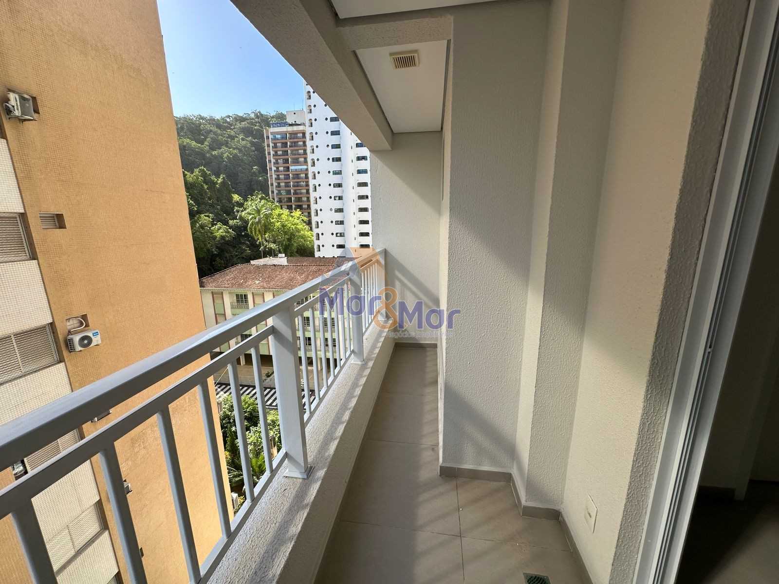 Apartamento na Praia das Pitangueiras, Guarujá - SP