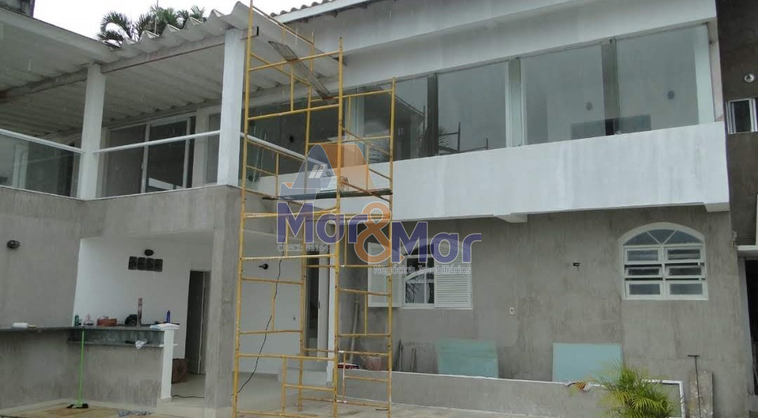 Casa-5-dormitorios-Enseada