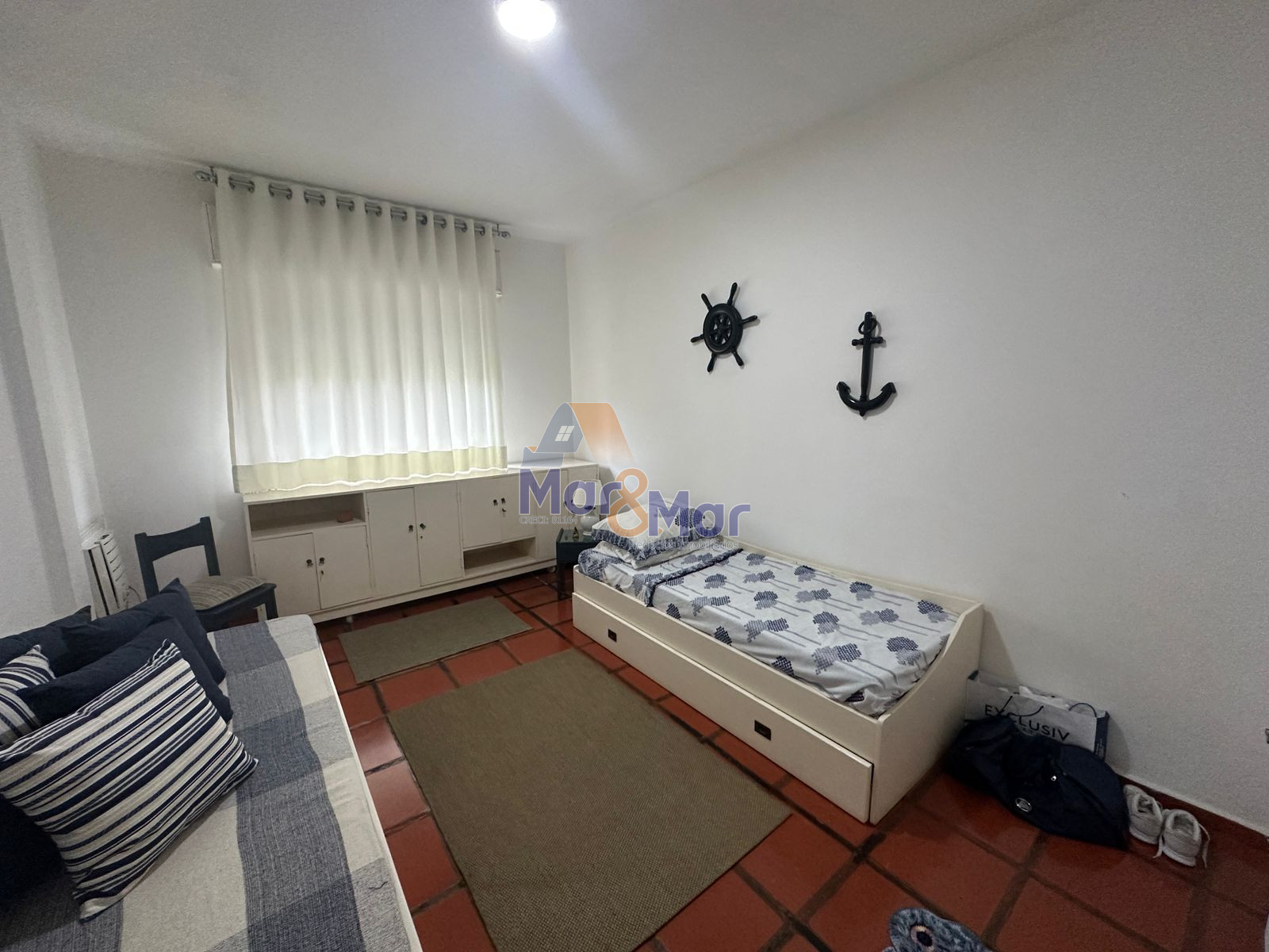 Apartamento na Praia das Pitangueiras, Guarujá - SP