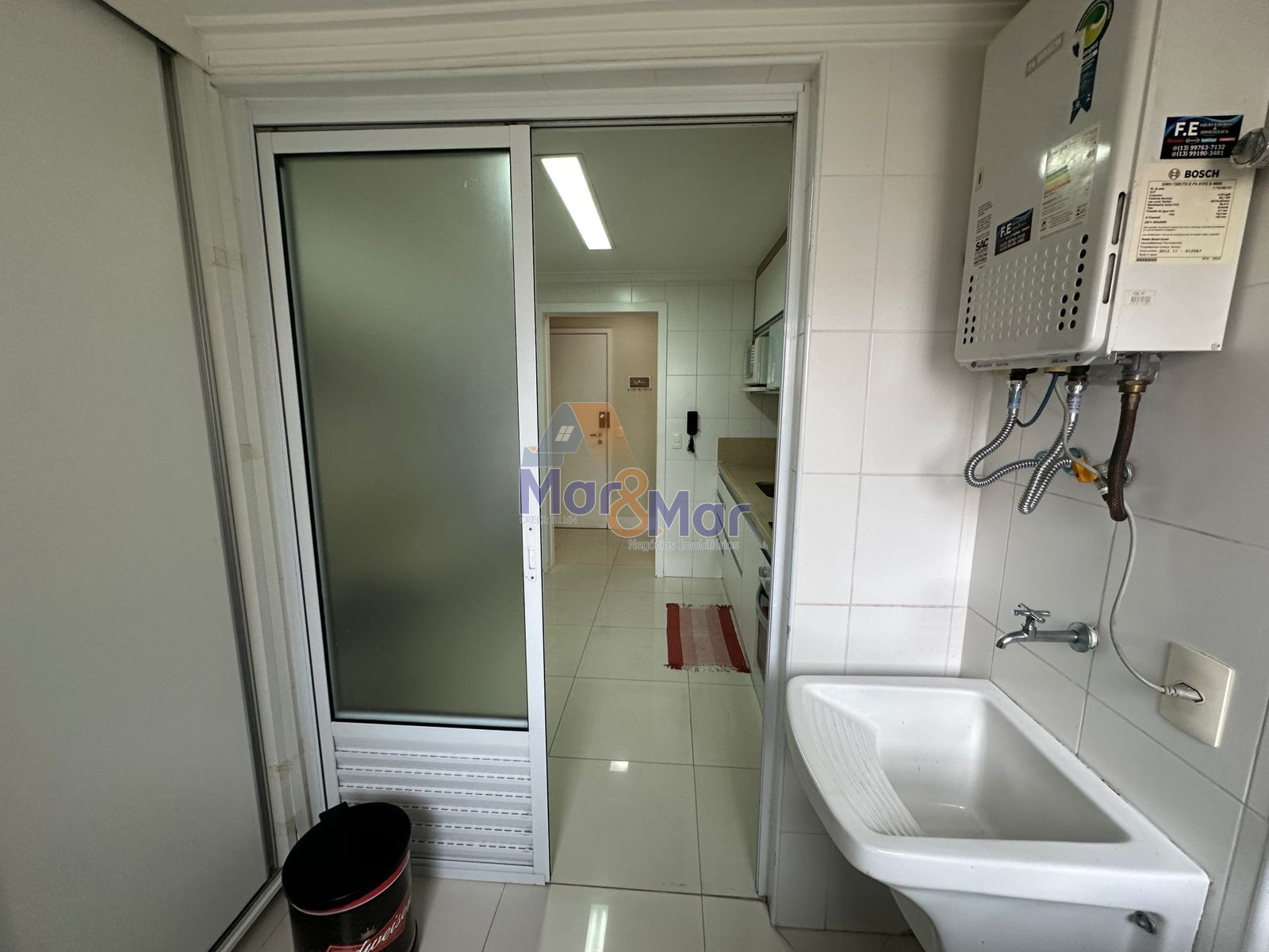 Apartamento na Praia das Pitangueiras, Guarujá - SP