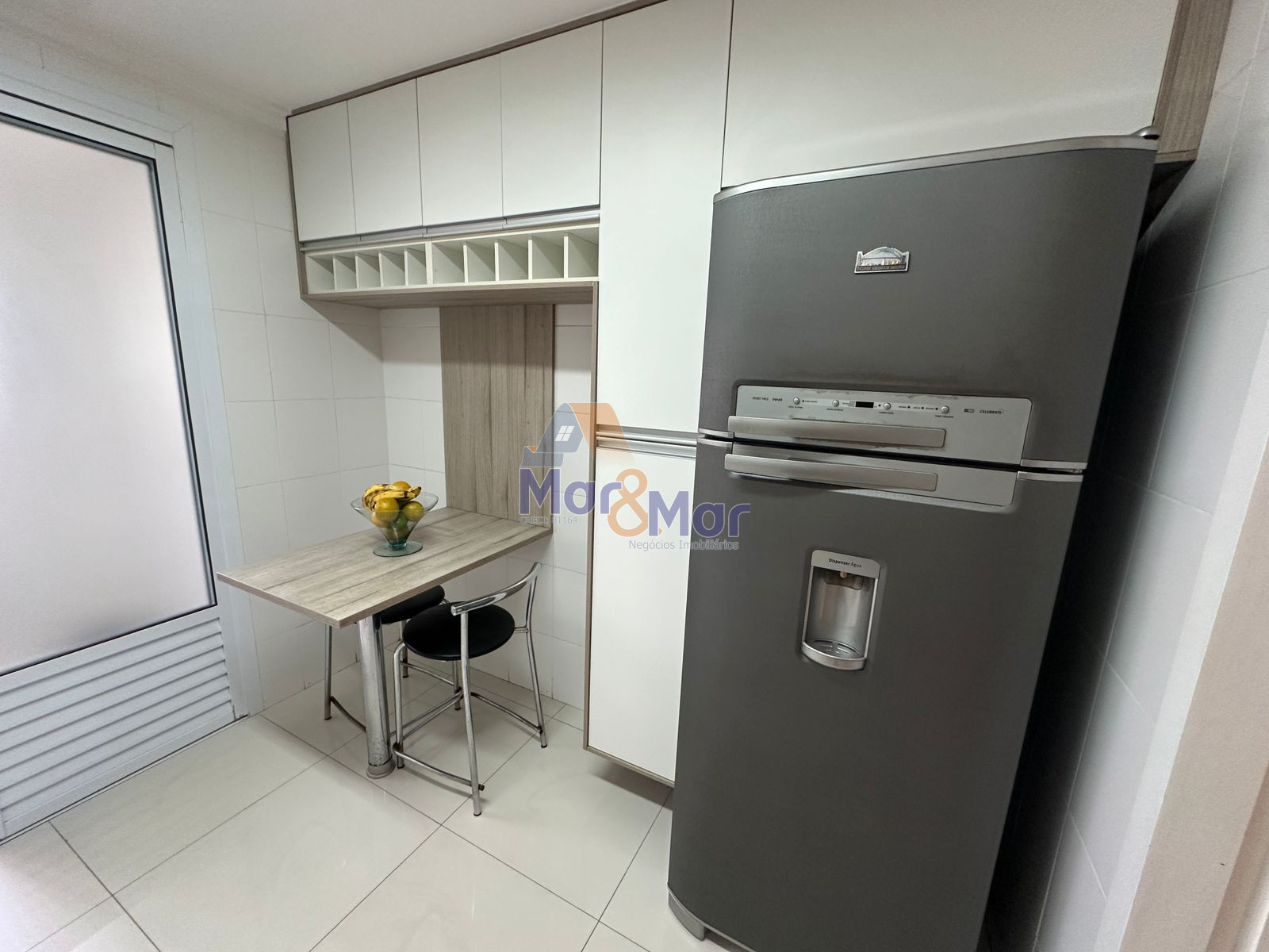 Apartamento na Praia das Pitangueiras, Guarujá - SP