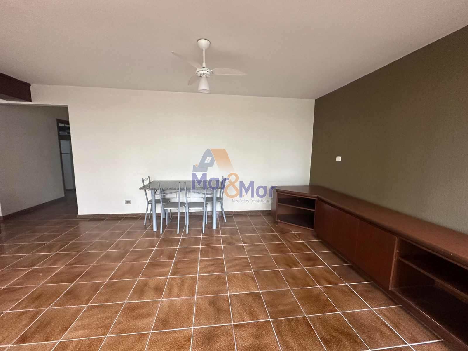 Apartamento Frente ao Mar nas Pitangueiras, Guarujá - SP