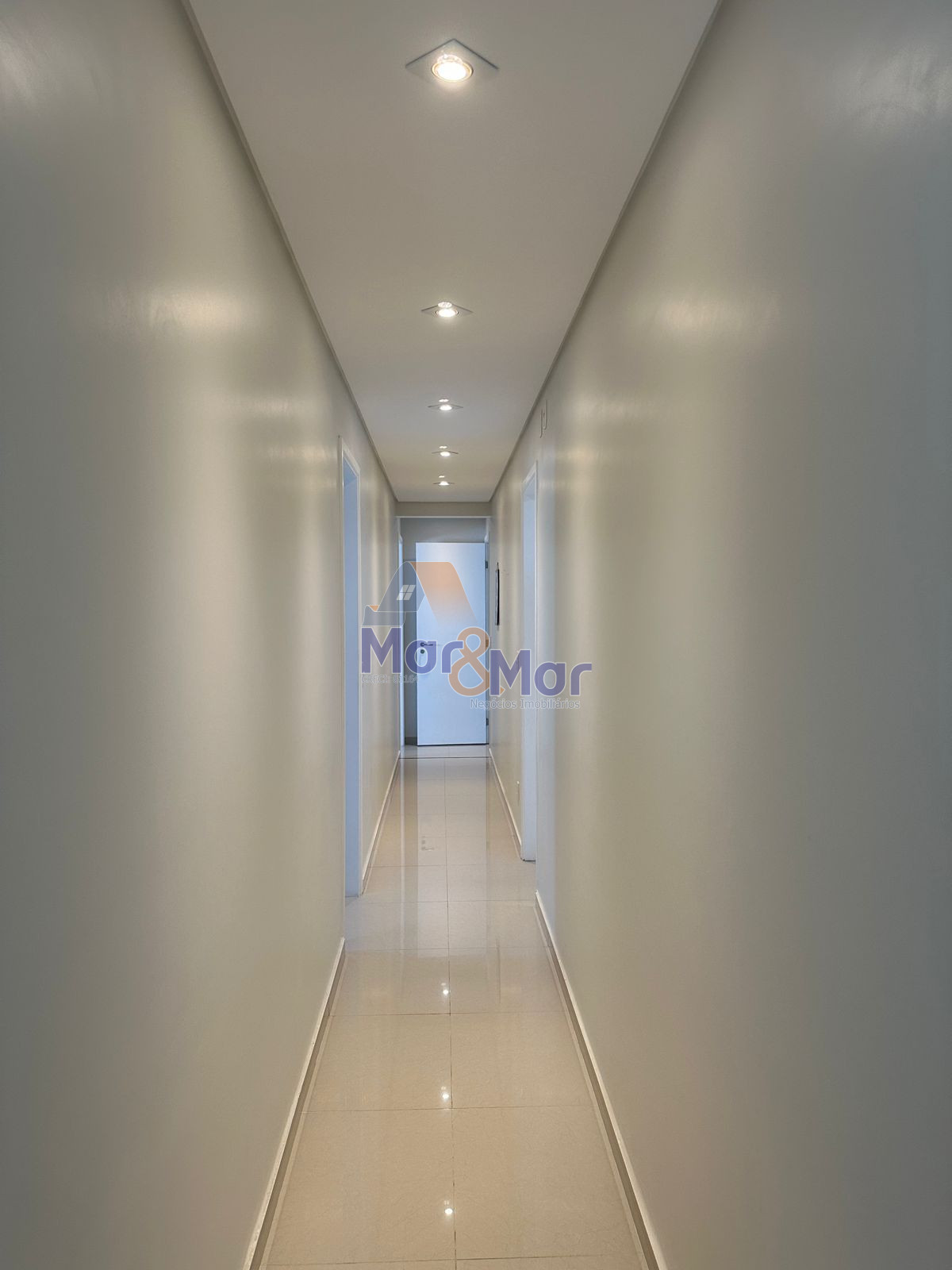 Apartamento Frente ao Mar, Praia da Enseada, Guarujá - SP
