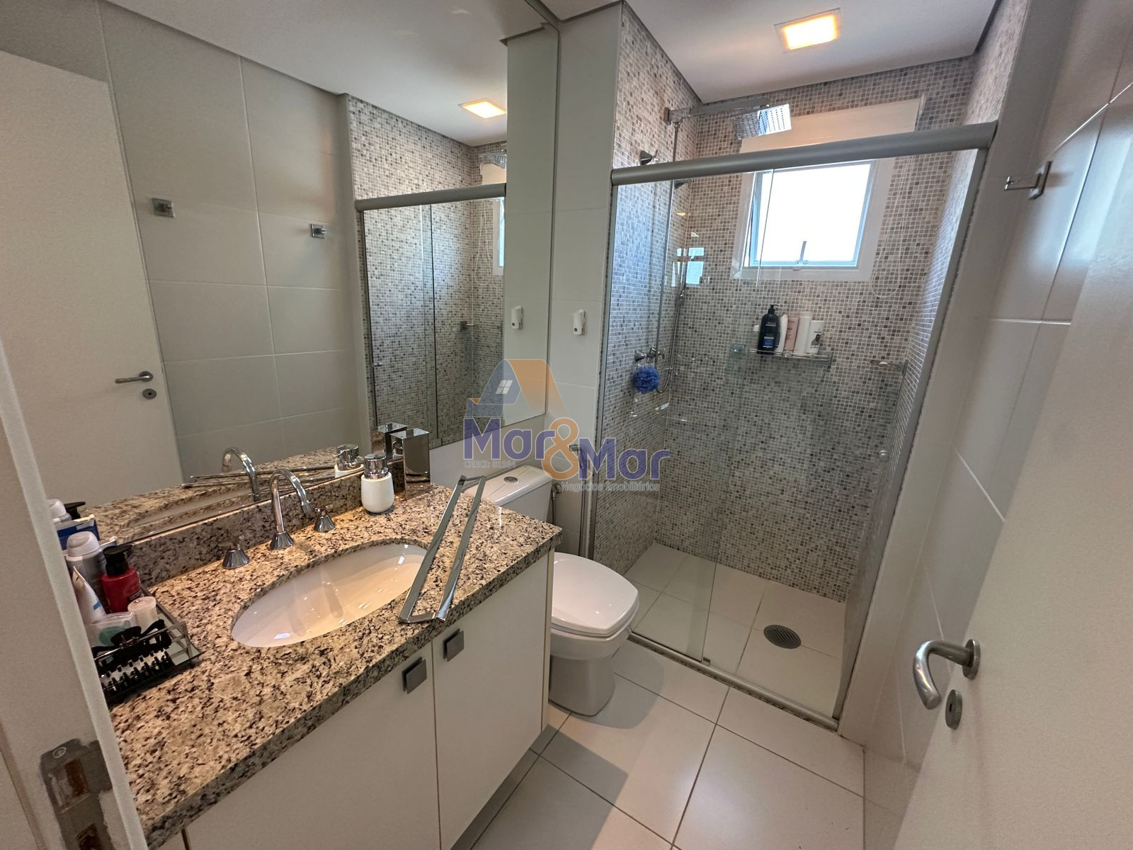 Apartamento Frente ao Mar, Praia da Enseada, Guarujá - SP