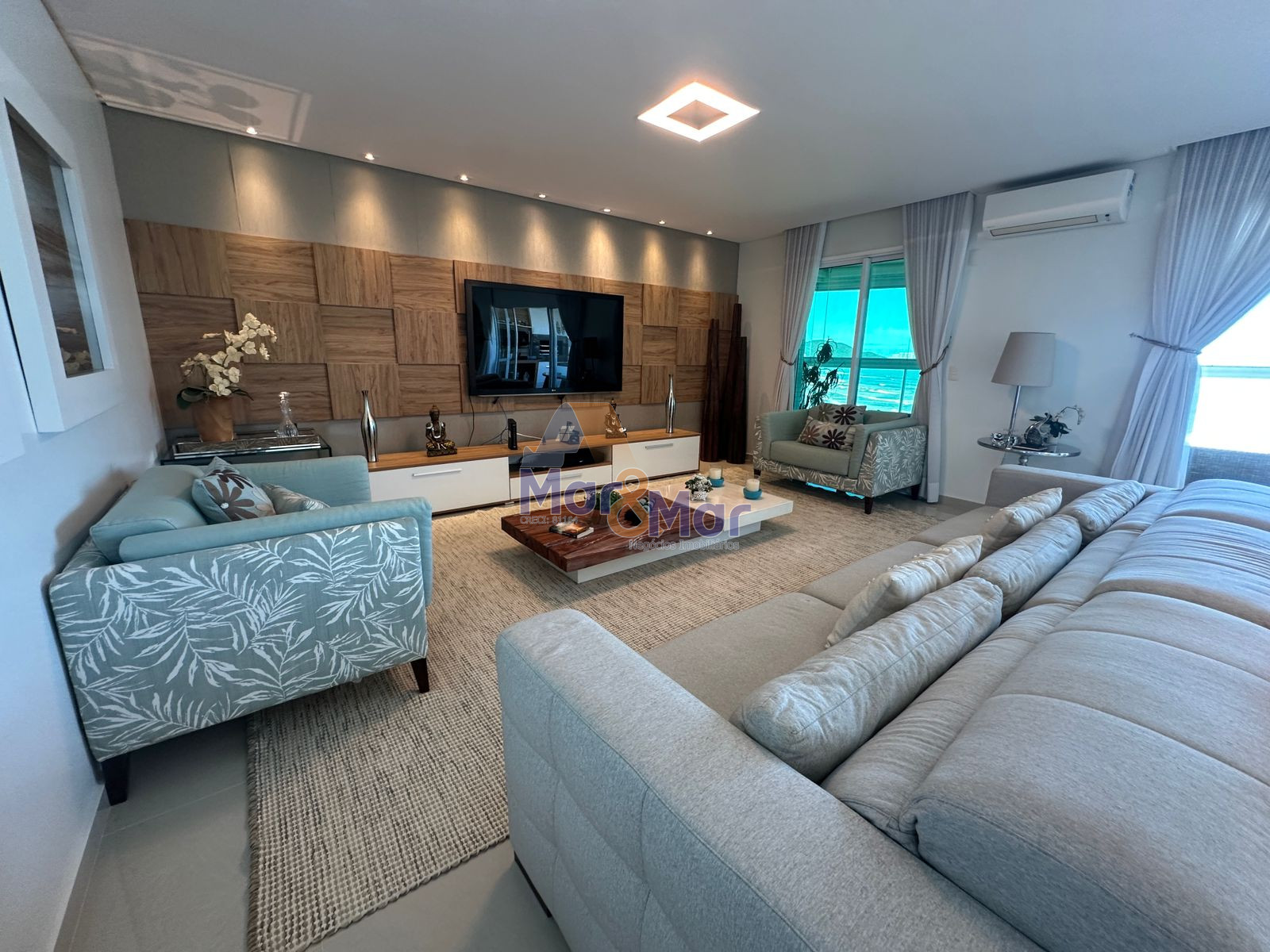 Apartamento Frente ao Mar, Praia da Enseada, Guarujá - SP