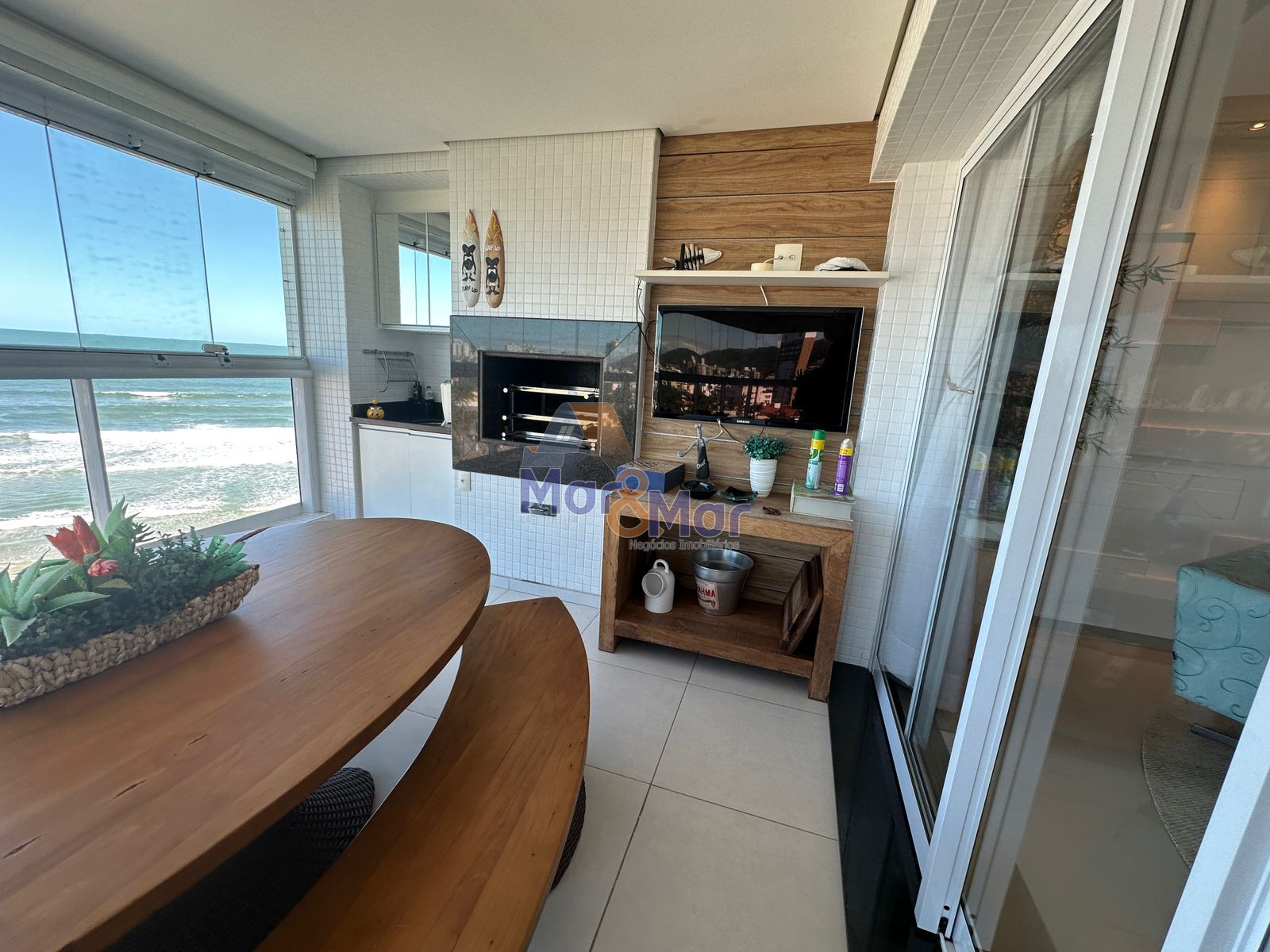 Apartamento Frente ao Mar, Praia da Enseada, Guarujá - SP