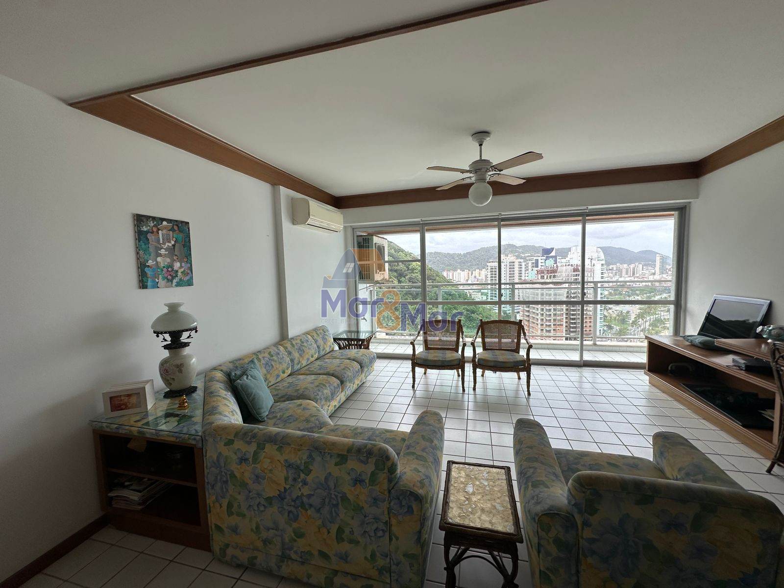 Apartamento Frente ao Mar nas Pitangueiras, Guarujá - SP