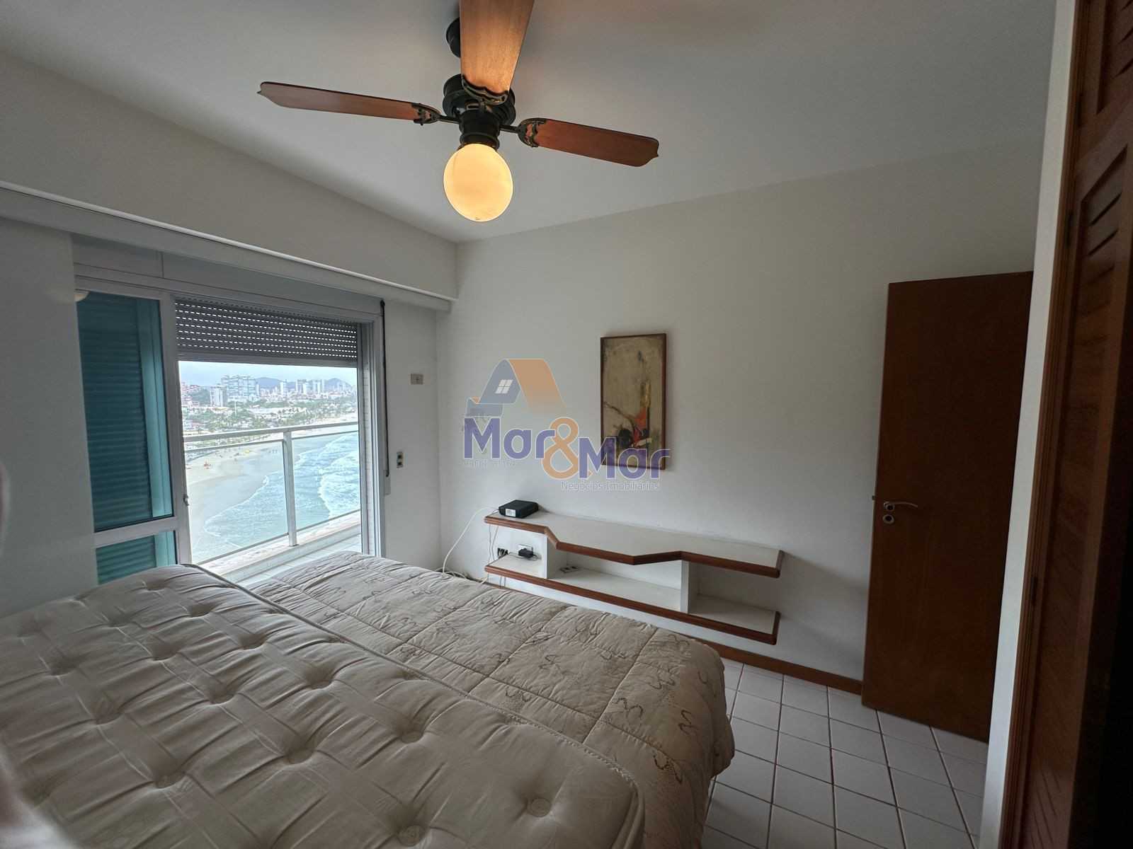 Apartamento Frente ao Mar nas Pitangueiras, Guarujá - SP