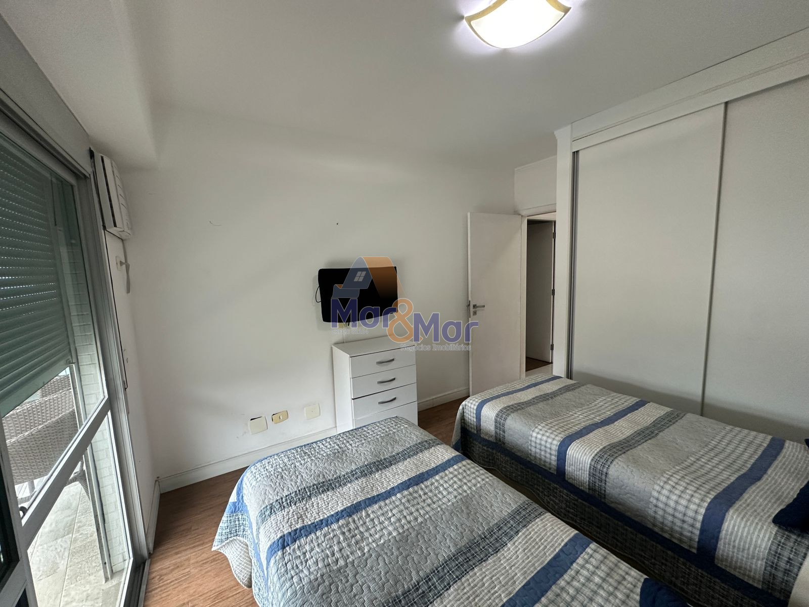Apartamento Frente ao Mar nas Pitangueiras, Guarujá - SP