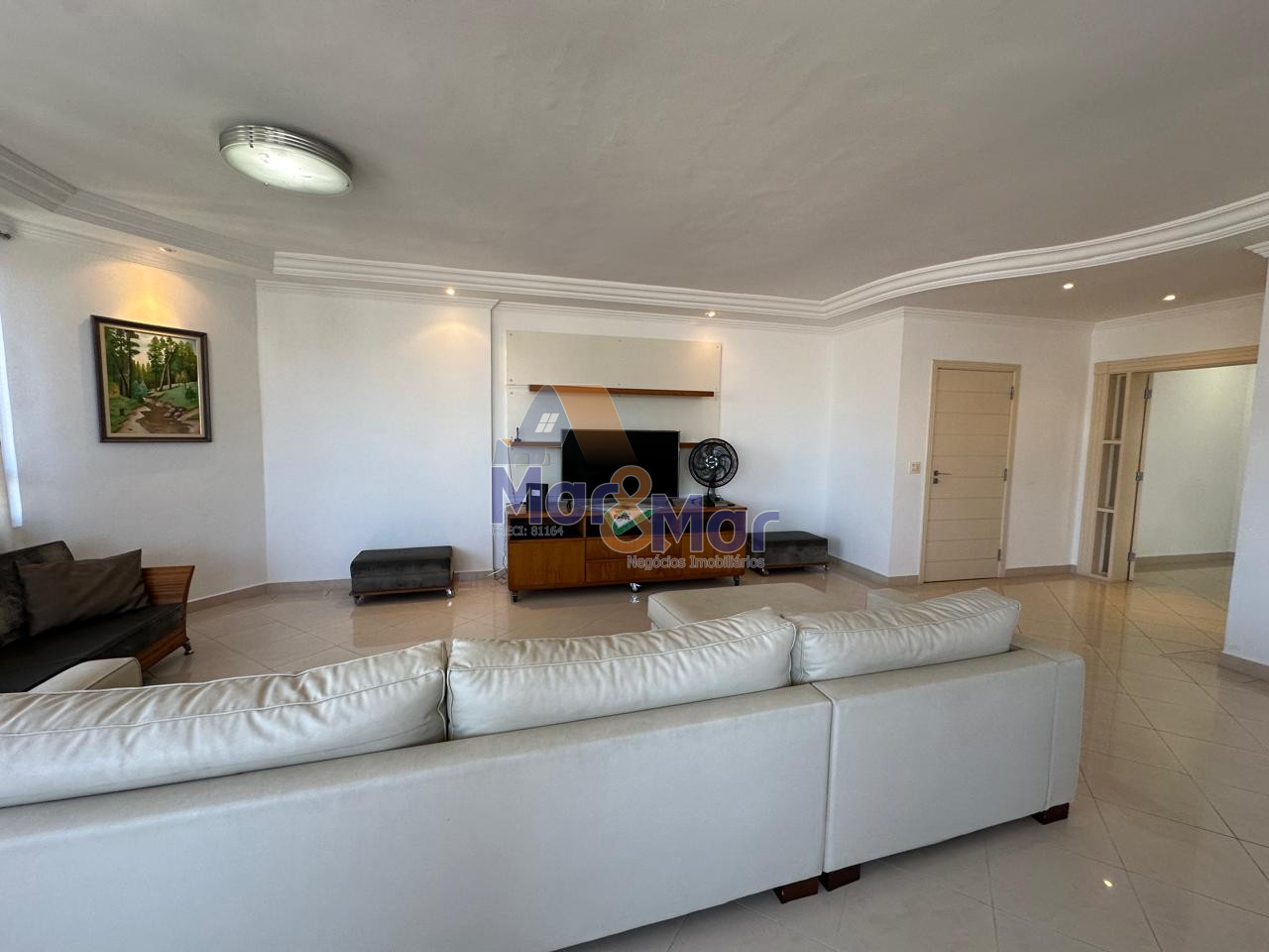 Apartamento na Praia das Pitangueiras, Guarujá - SP