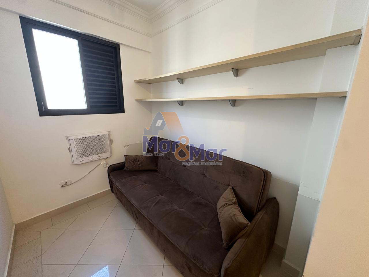 Apartamento na Praia das Pitangueiras, Guarujá - SP