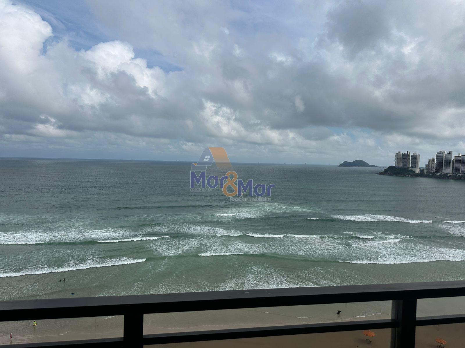 Apartamento Frente ao Mar-3-dormitorios-Pitangueiras