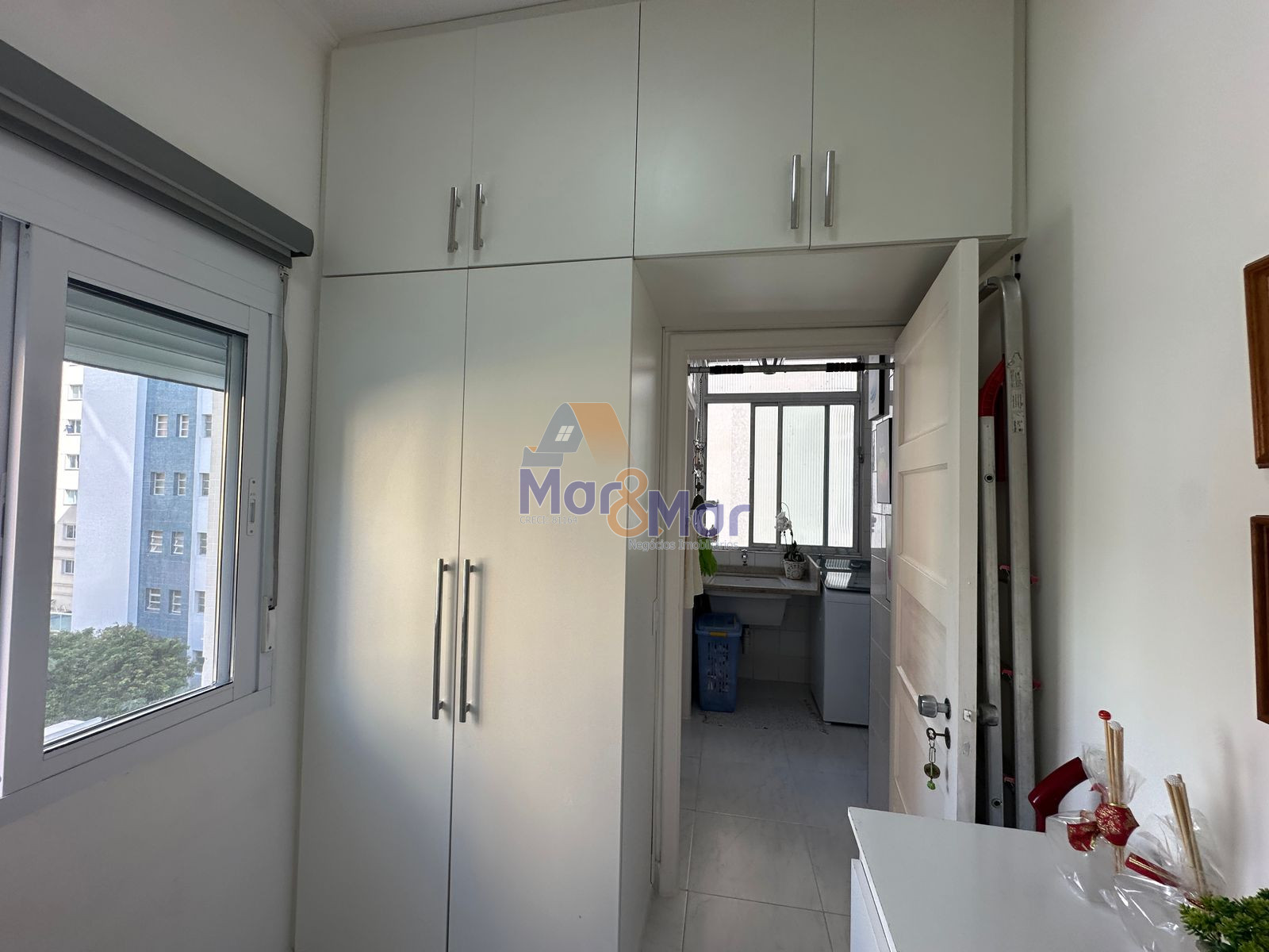 Apartamento na Praia das Pitangueiras, Guarujá - SP