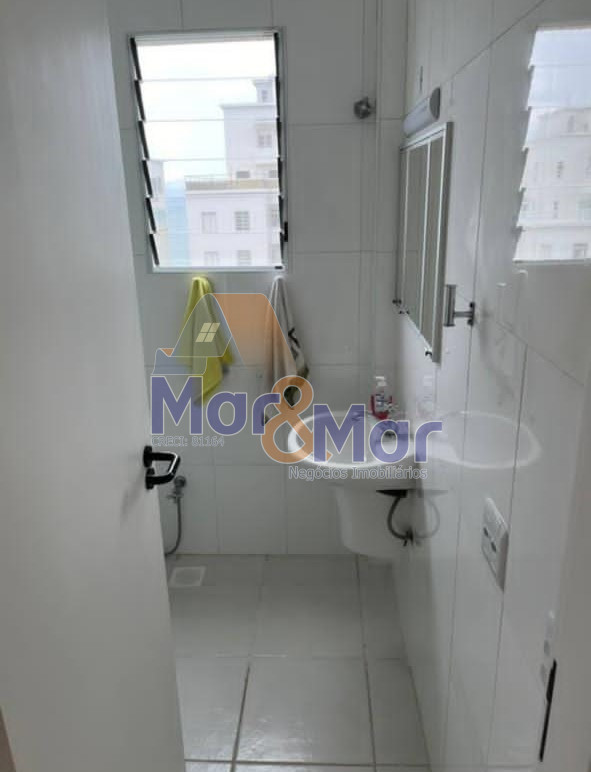 Apartamento na Praia das Pitangueiras, Guarujá - SP